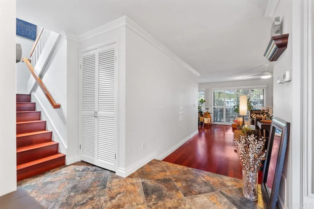 6960 Caminito Curva, San Diego, CA, 92119