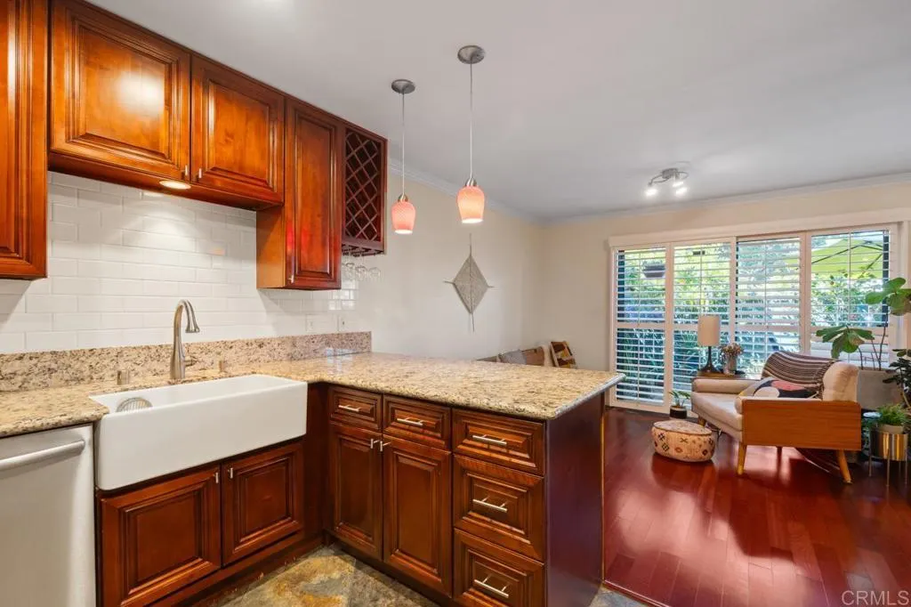 6960 Caminito Curva, San Diego, CA, 92119