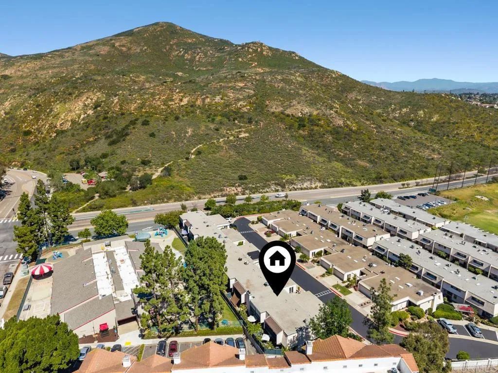 6960 Caminito Curva, San Diego, CA, 92119
