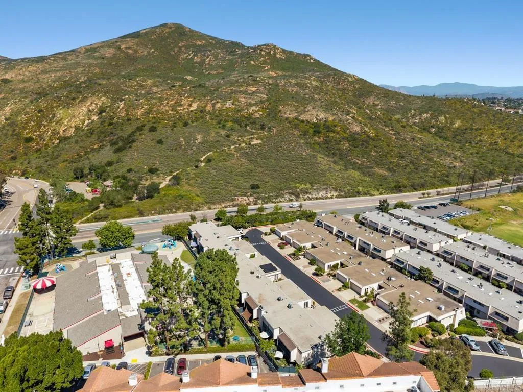 6960 Caminito Curva, San Diego, CA, 92119