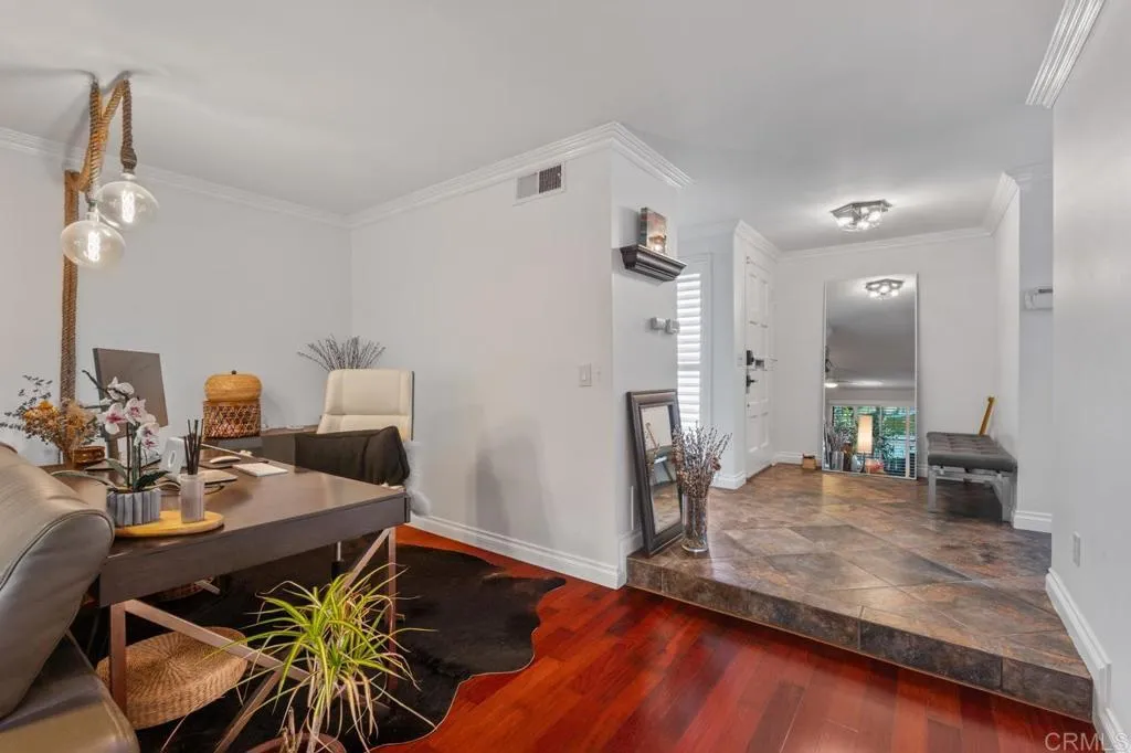 6960 Caminito Curva, San Diego, CA, 92119