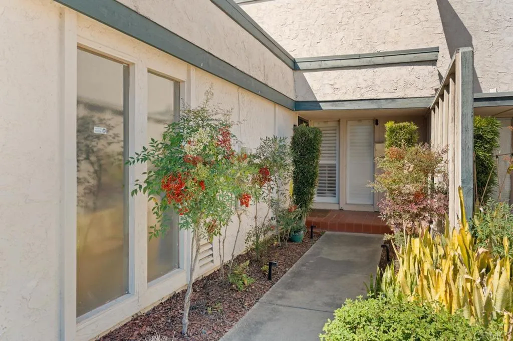 6960 Caminito Curva, San Diego, CA, 92119