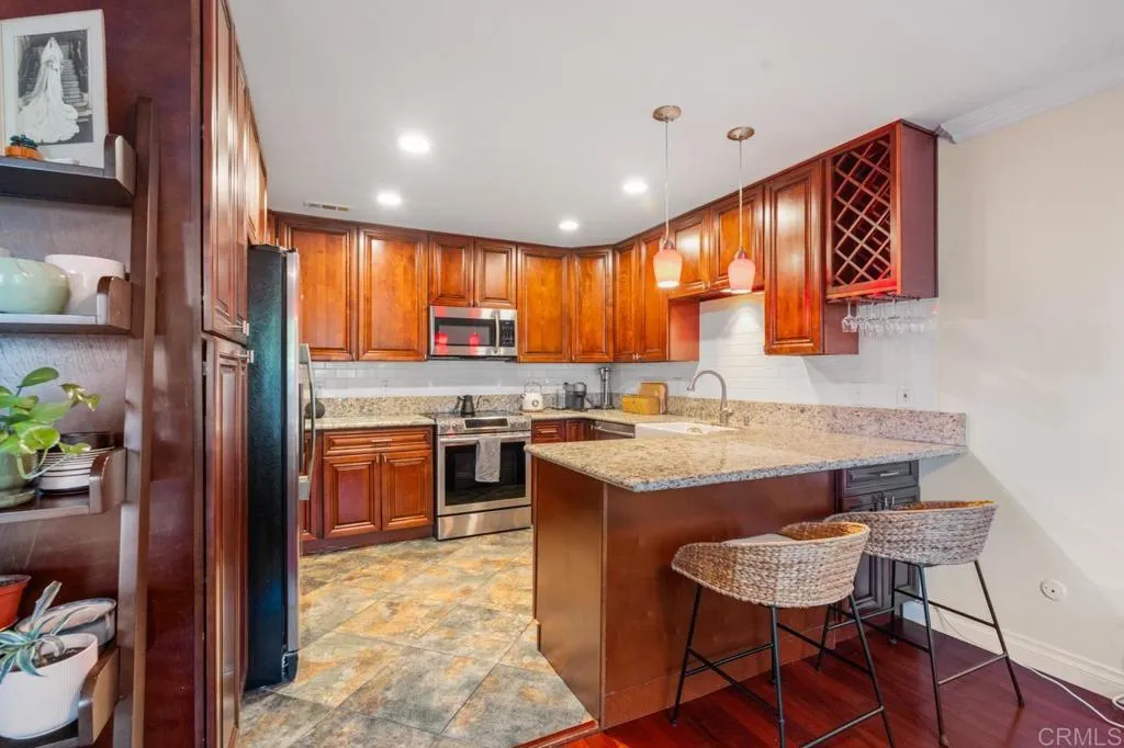6960 Caminito Curva, San Diego, CA, 92119