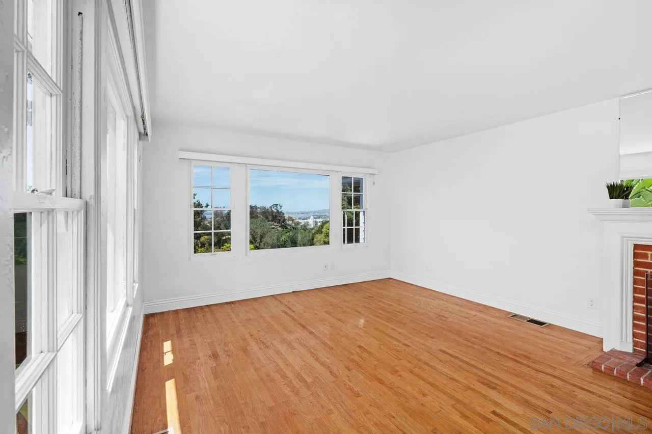 https://cdn.realtyfeed.com/cdn/127/260009921/25c73730b863abba1b4b16467bde78bc.webp