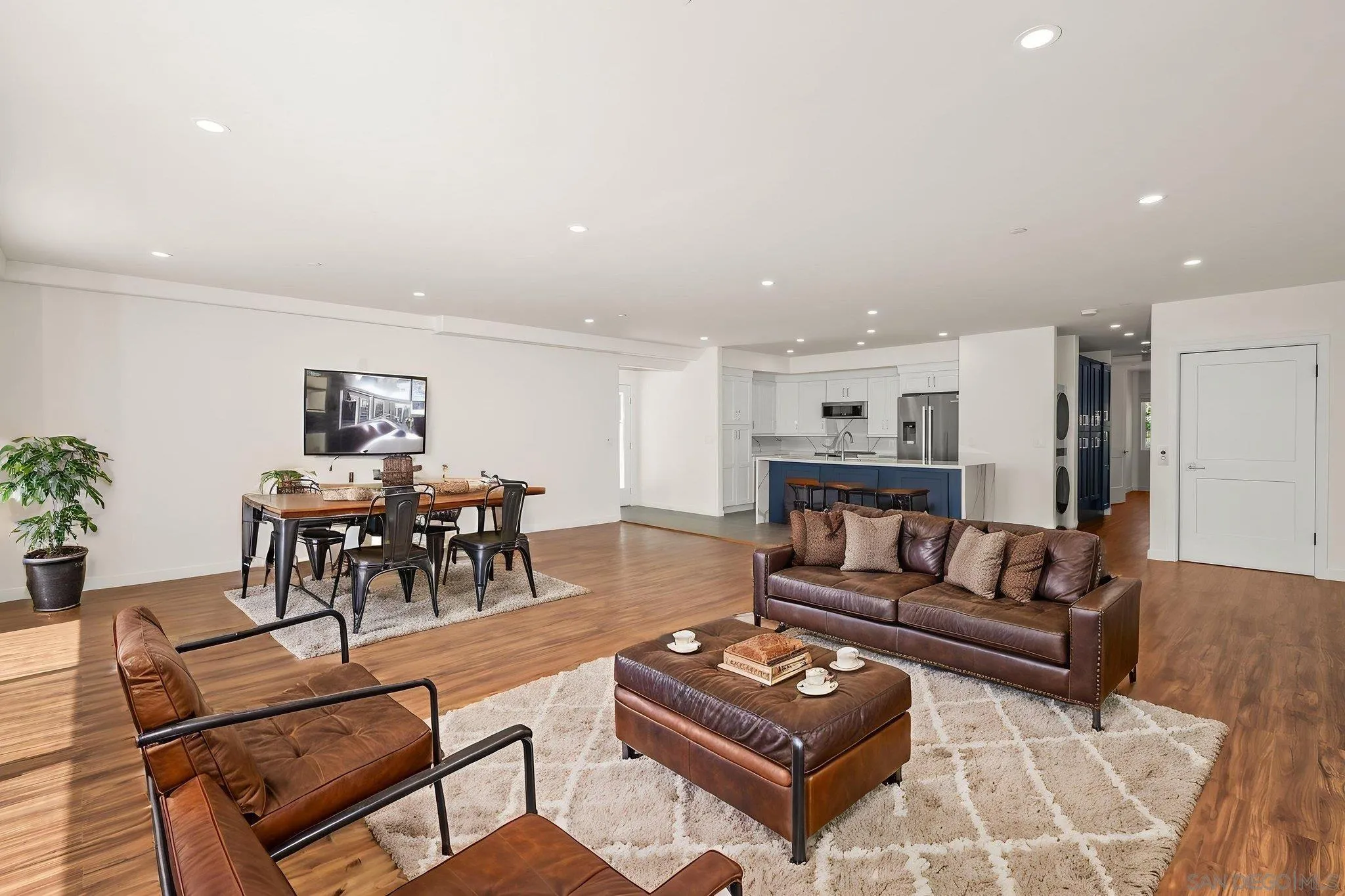 1251 - 1253 Van Nuys St, San Diego, CA, 92109