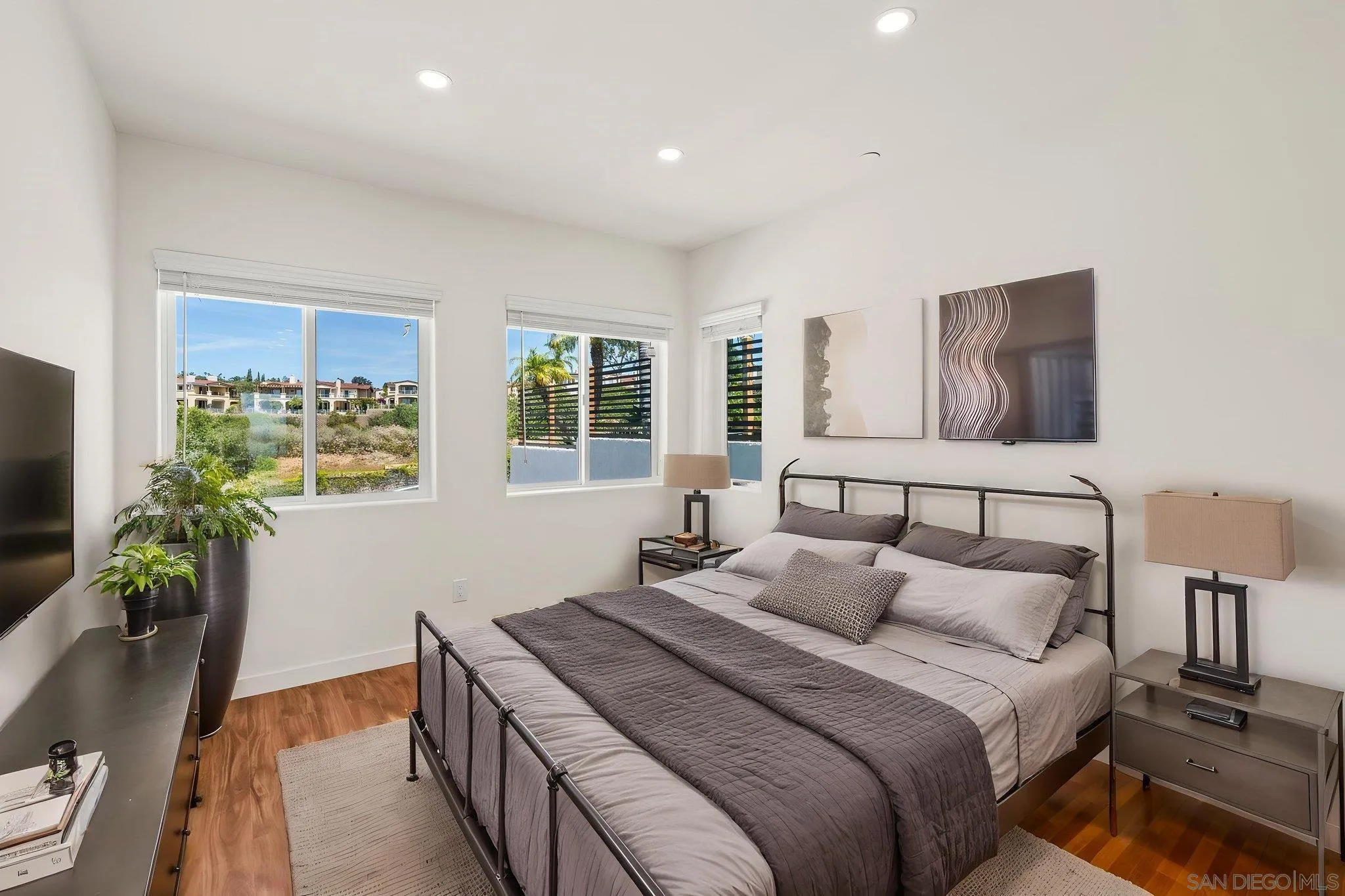 1251 - 1253 Van Nuys St, San Diego, CA, 92109