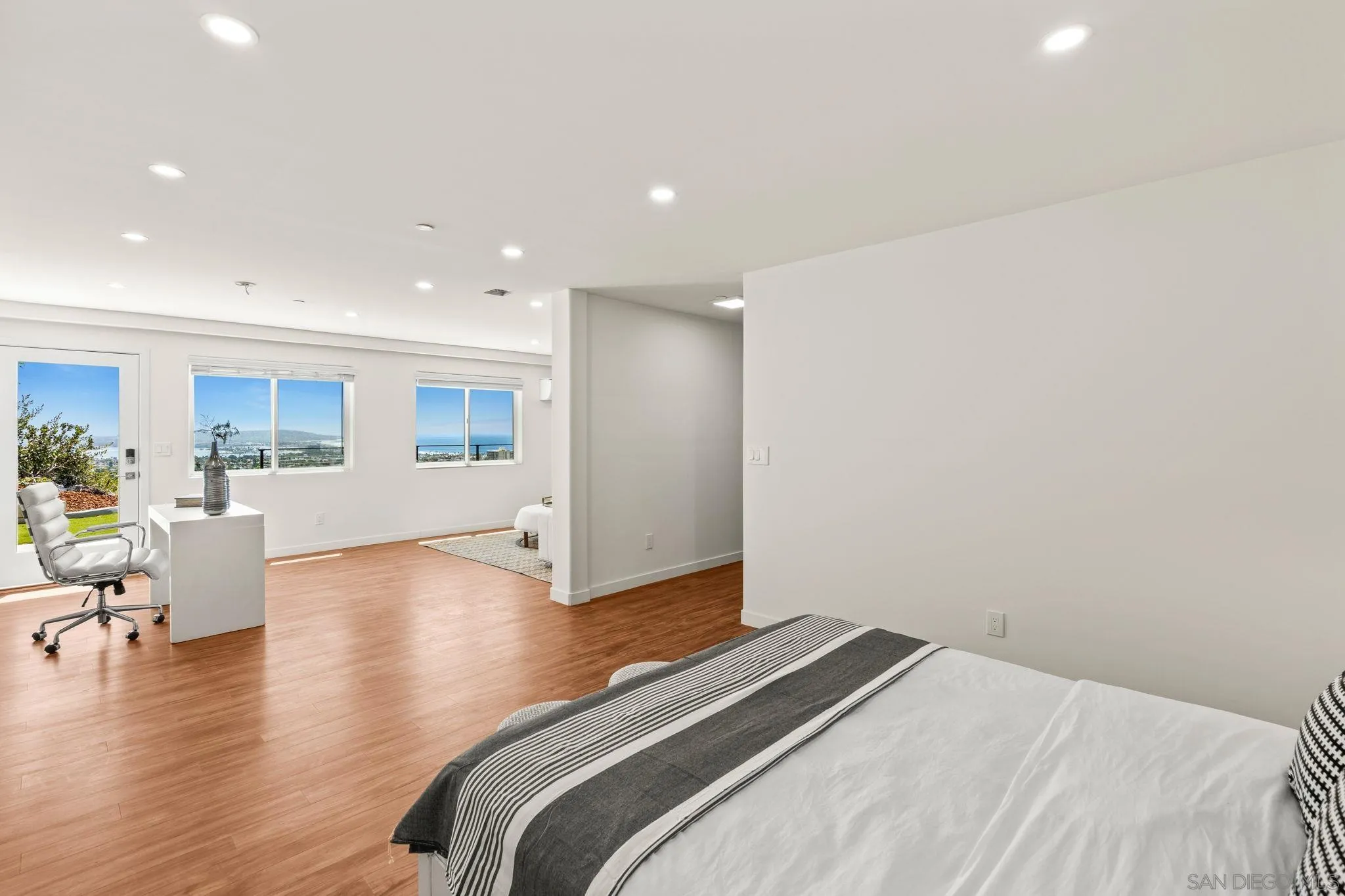 1251 - 1253 Van Nuys St, San Diego, CA, 92109