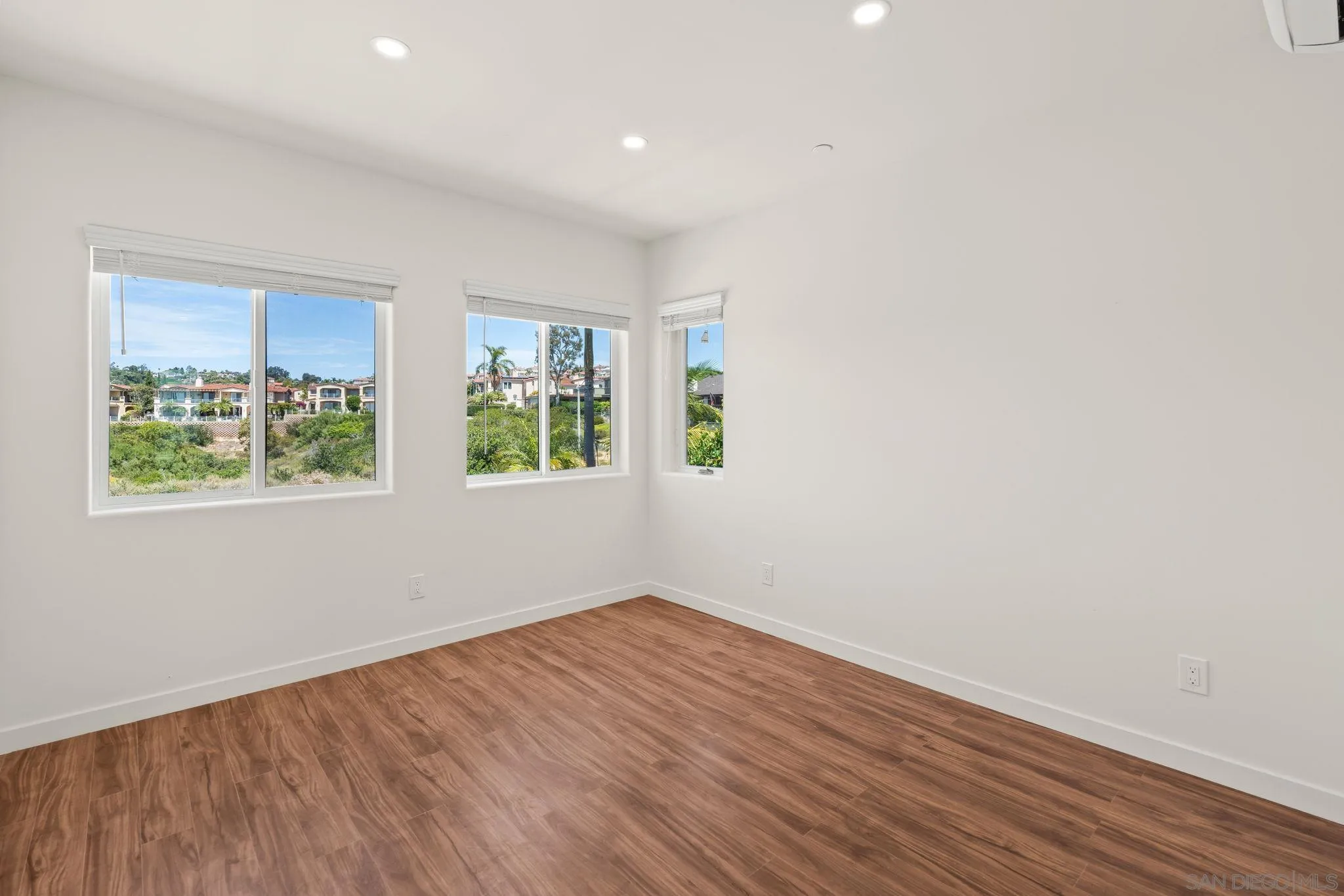 1251 - 1253 Van Nuys St, San Diego, CA, 92109