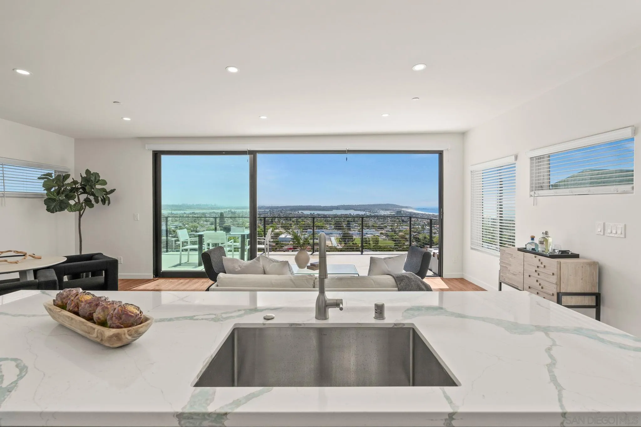 1251 - 1253 Van Nuys St, San Diego, CA, 92109