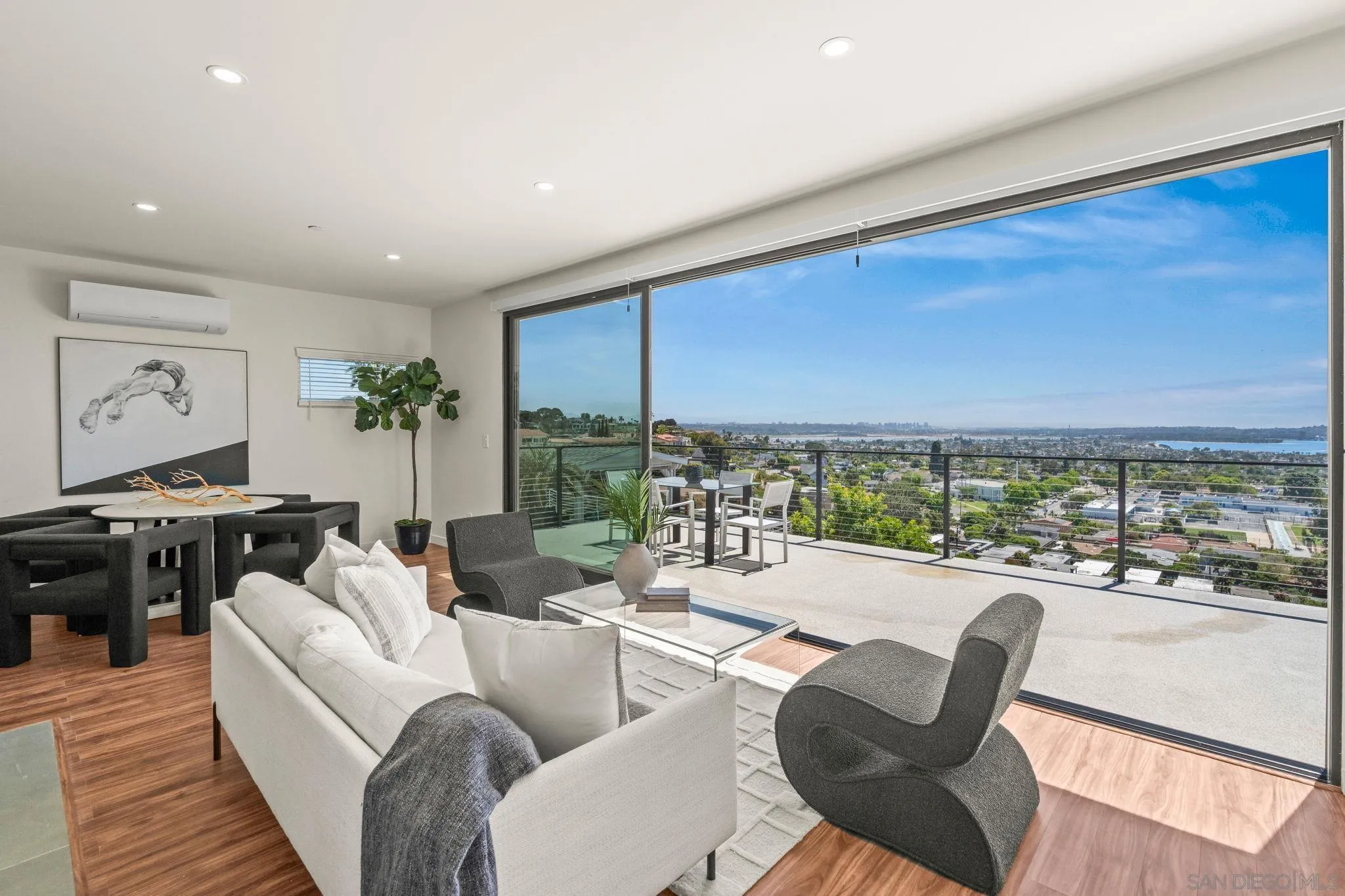1251 - 1253 Van Nuys St, San Diego, CA, 92109
