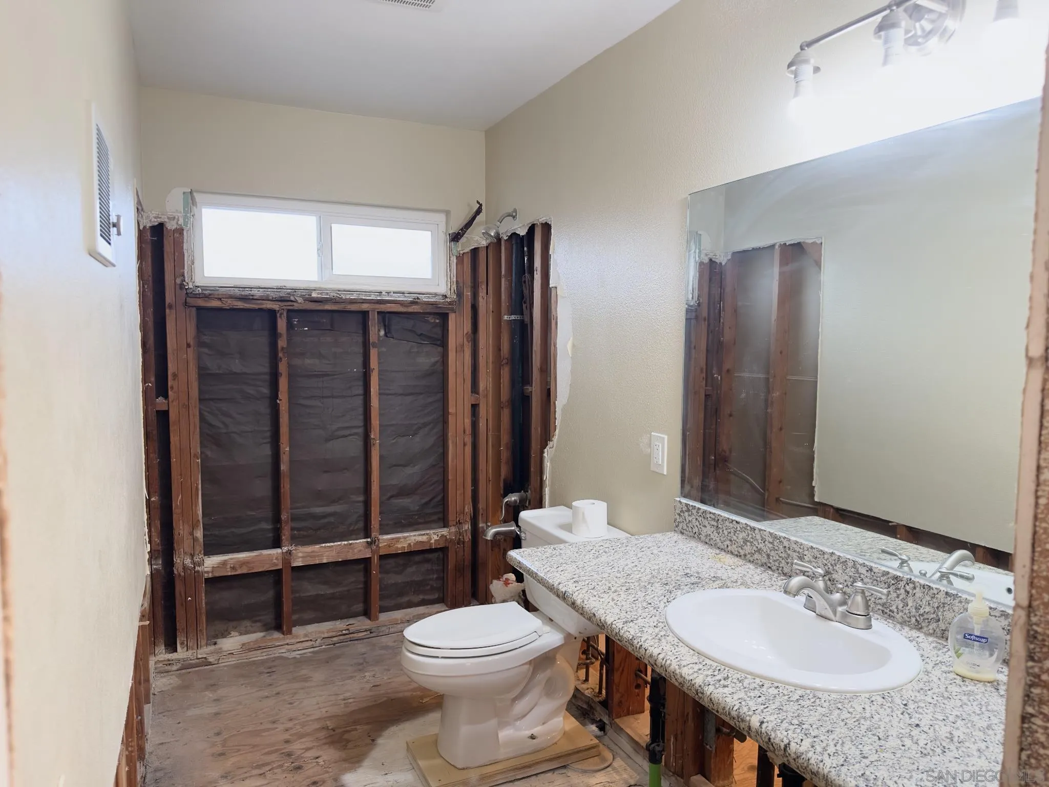 Photo #15: 260009933 Listing: Photo #15