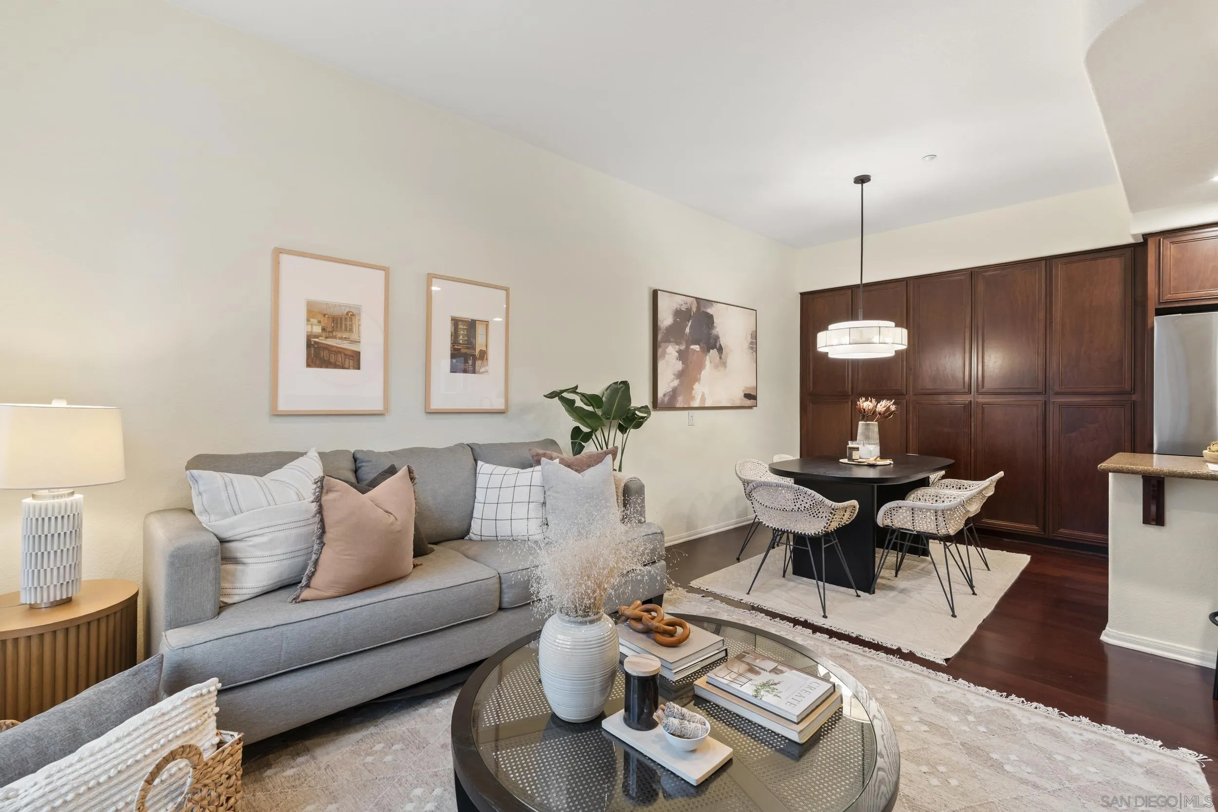 https://cdn.realtyfeed.com/cdn/127/260009934/a6250d6615bff8a56cb37c76a8ca1c22.webp