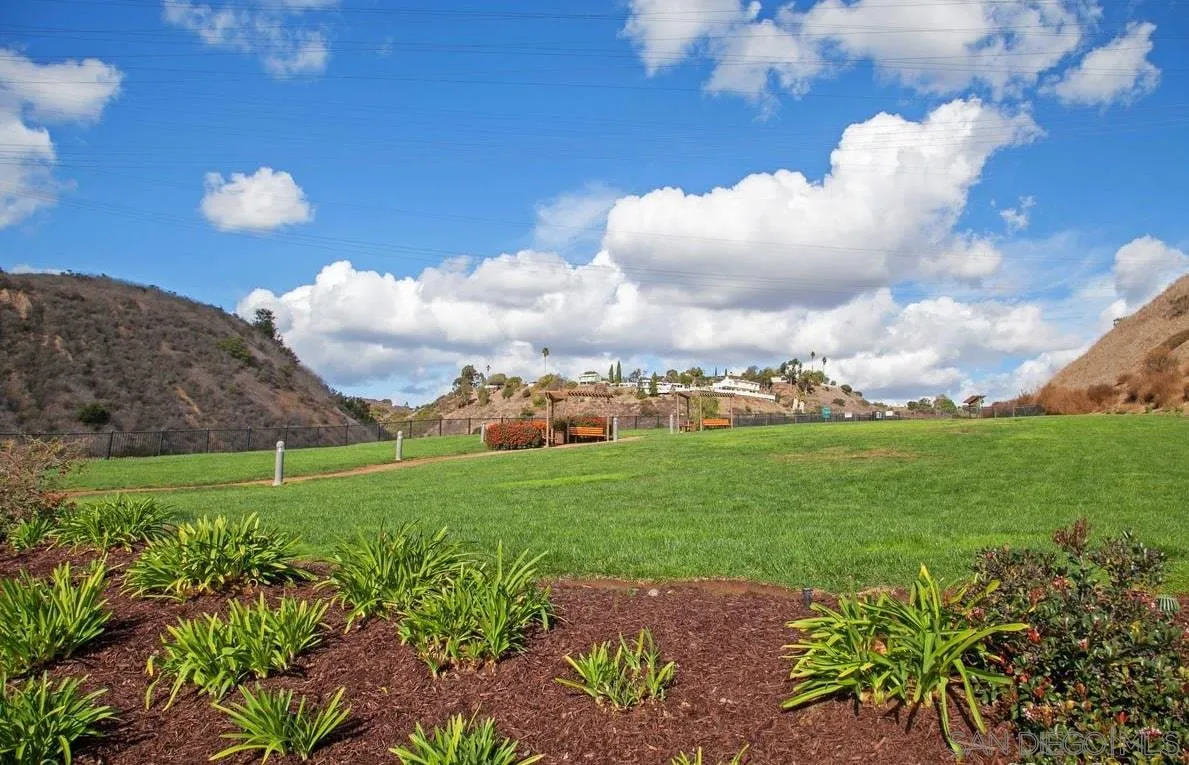 https://cdn.realtyfeed.com/cdn/127/260009934/eb94467d39a0eecaf2504b99b7035bfc.webp