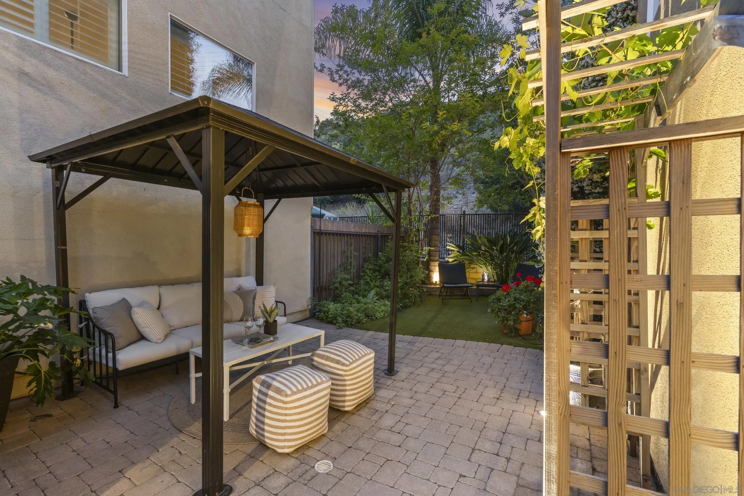 https://cdn.realtyfeed.com/cdn/127/260009934/fa8d4f3db7dcbfef85e0160dfd5e1a5b.webp