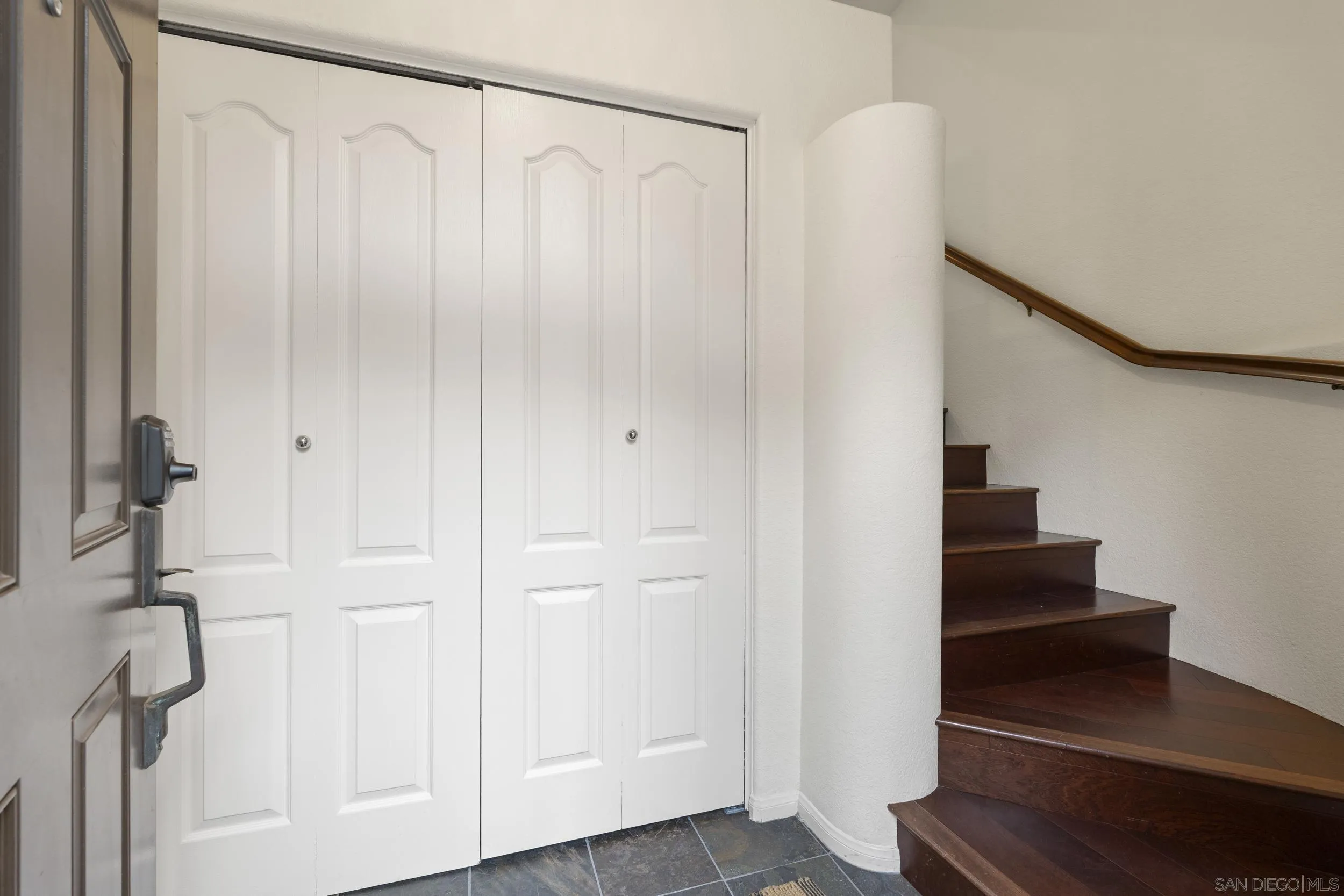 https://cdn.realtyfeed.com/cdn/127/260009934/fe3ac5c548550d09ddb2379cce2b5122.webp