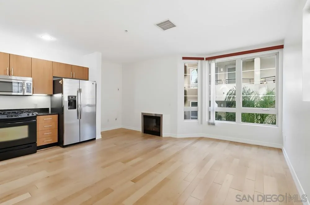 Photo #8: 260009935 Listing: Photo #8