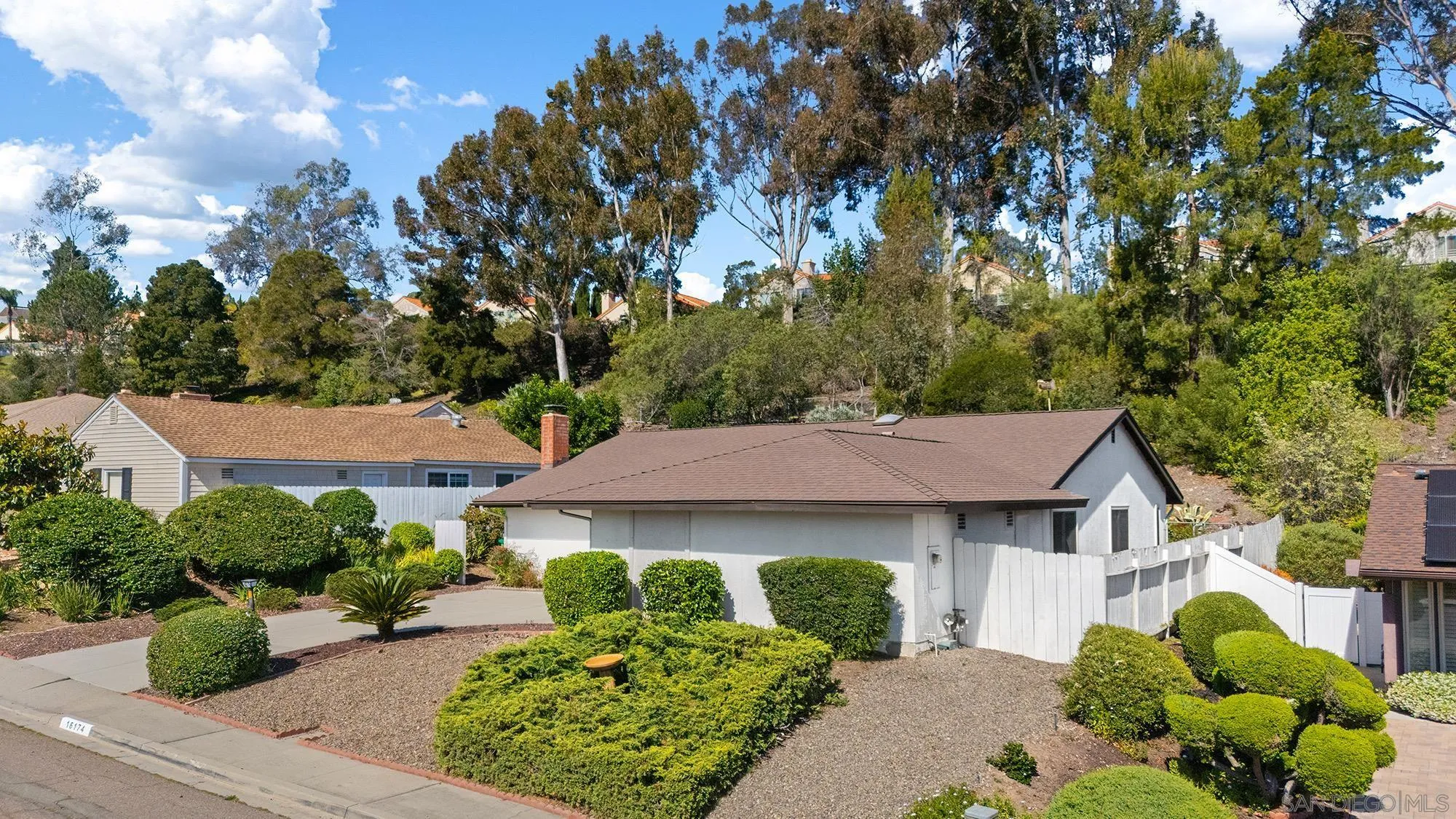 https://cdn.realtyfeed.com/cdn/127/260009941/145a7ebe12b421f34bfe22d93b364500.webp