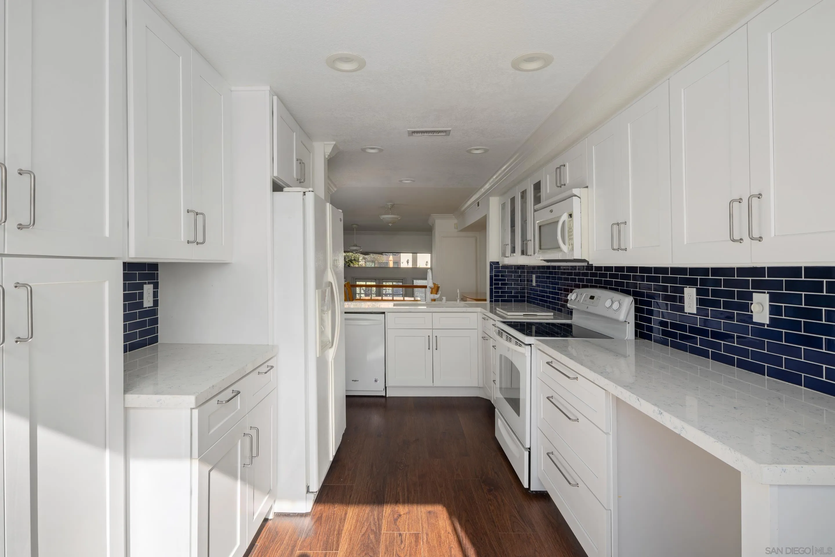 Photo #8: 260009942 Listing: Photo #8