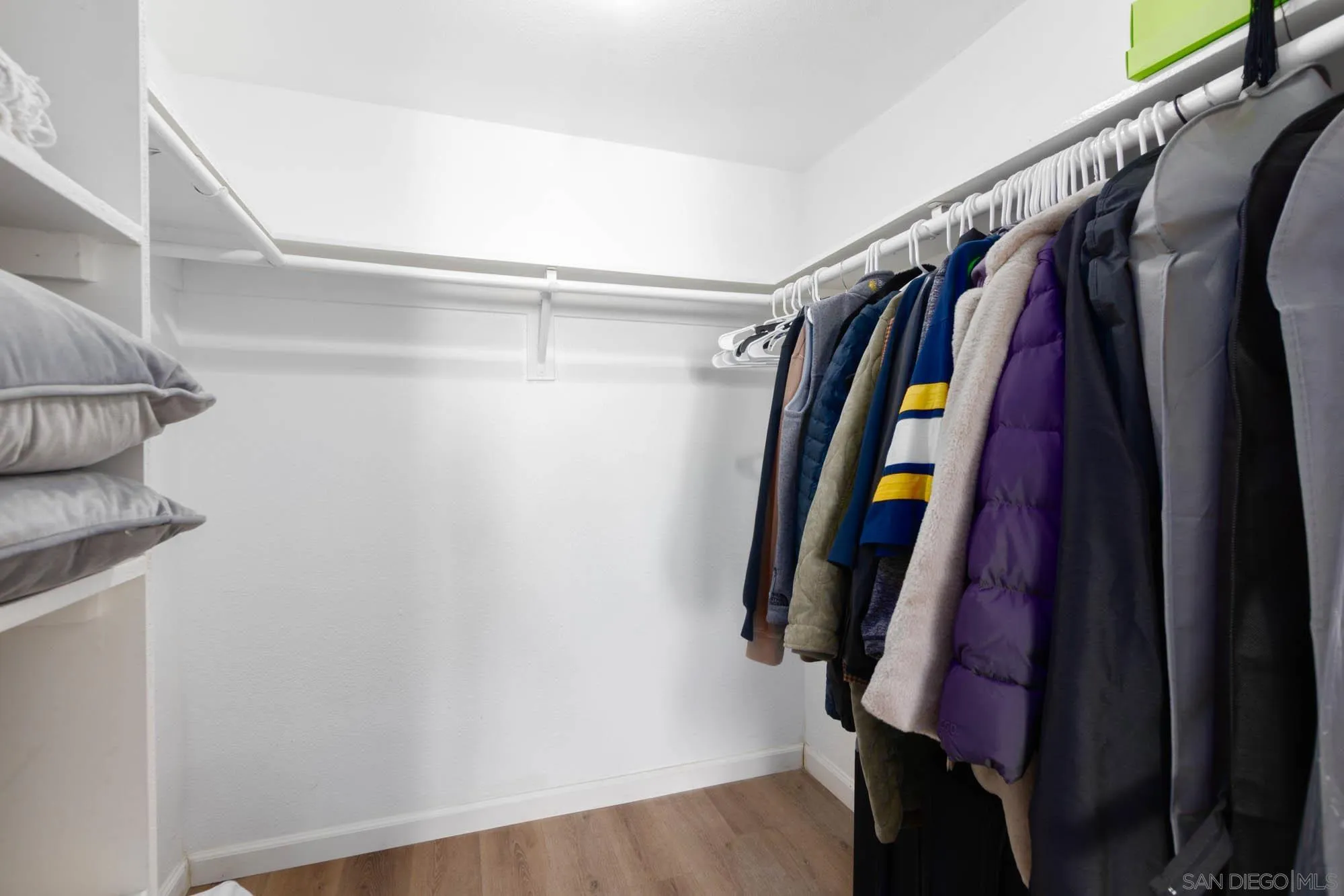 https://cdn.realtyfeed.com/cdn/127/260009943/4b3d453eeb85dfa127190bd11d8605a2.webp