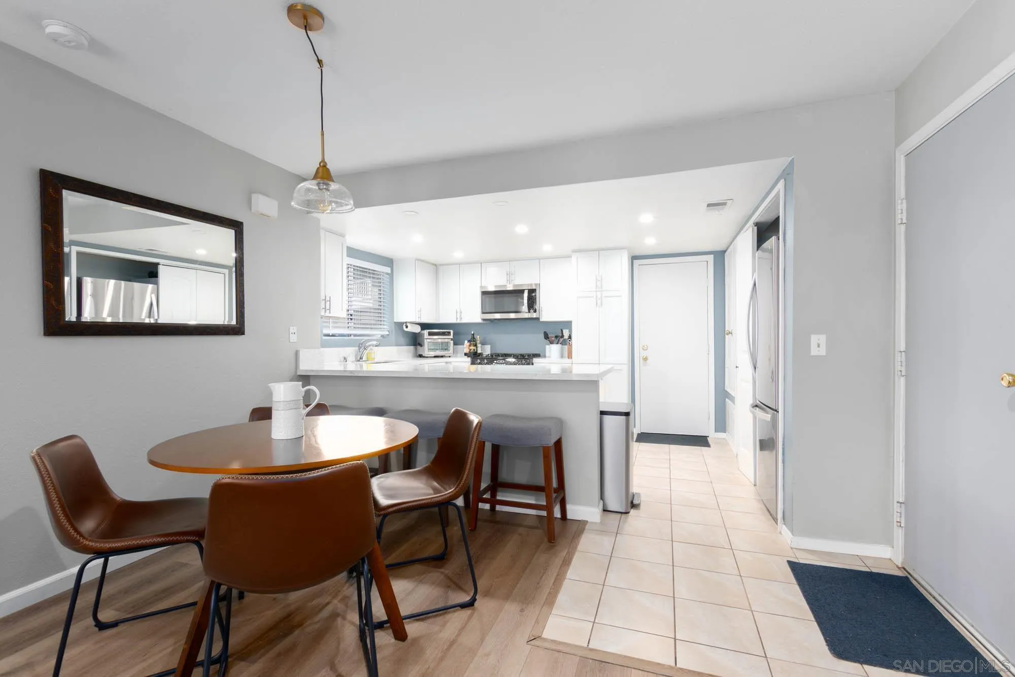 https://cdn.realtyfeed.com/cdn/127/260009943/be92331e5899663f512068dab7b463f3.webp