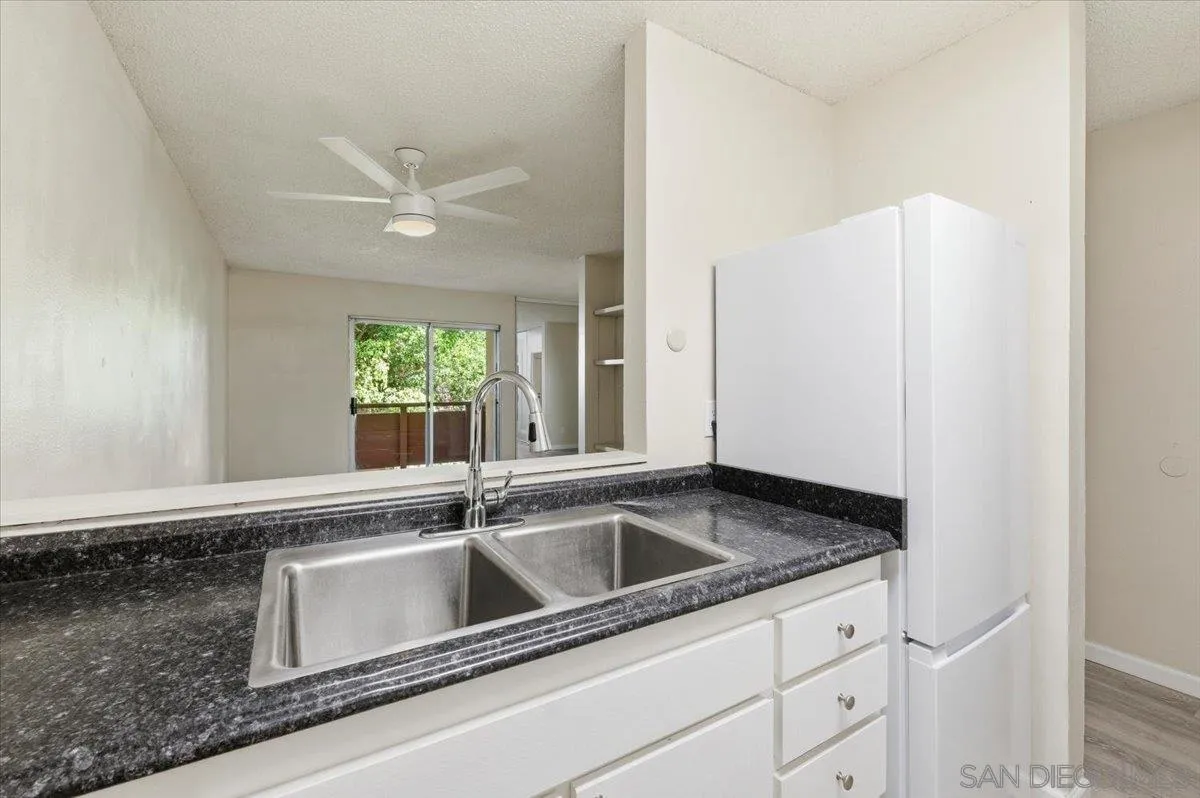 Photo #17: 260009944 Listing: Photo #17