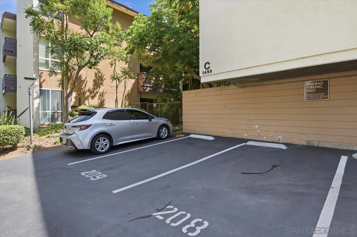https://cdn.realtyfeed.com/cdn/127/260009944/8f2736945b8201dae49d564514e648e6.webp