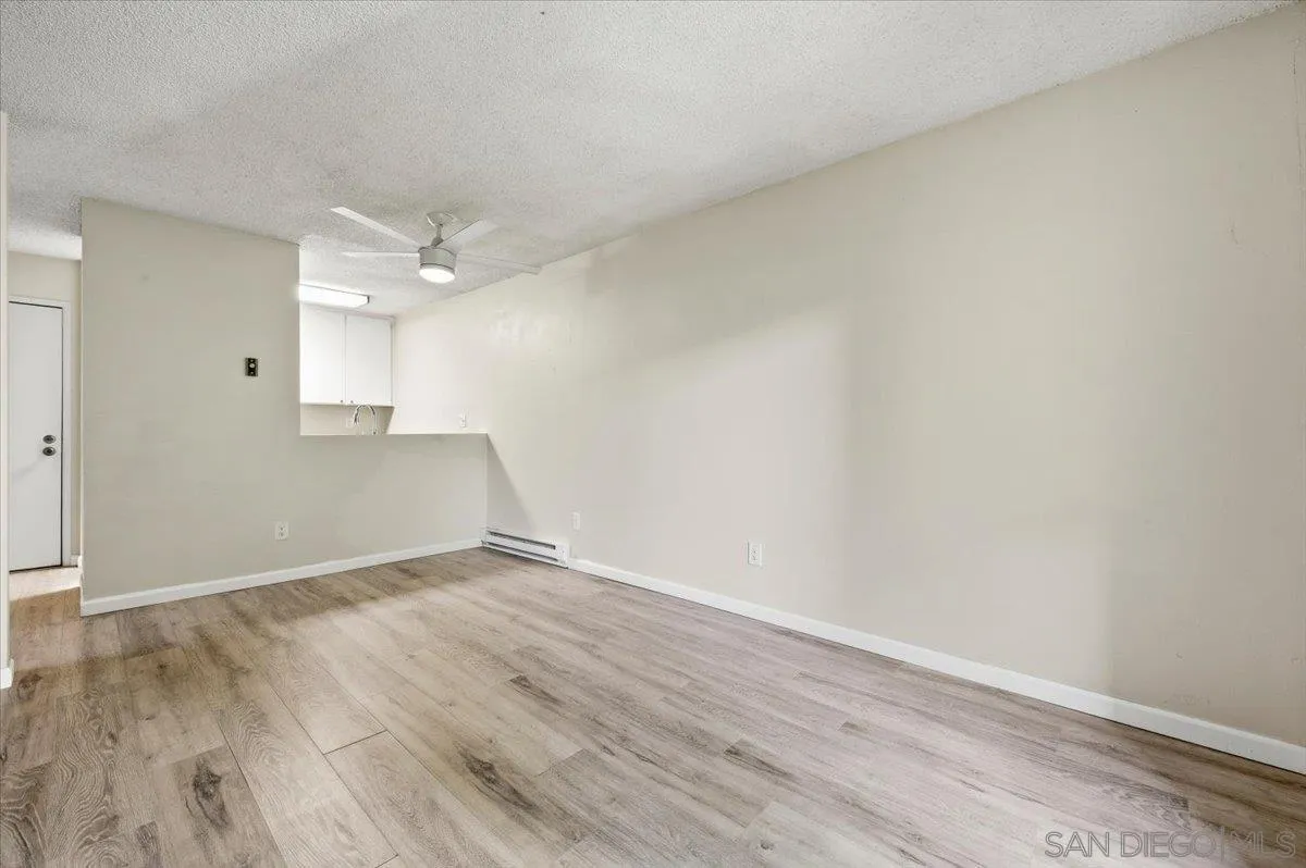 Photo #6: 260009944 Listing: Photo #6