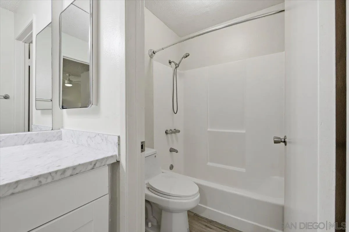 Photo #23: 260009944 Listing: Photo #23