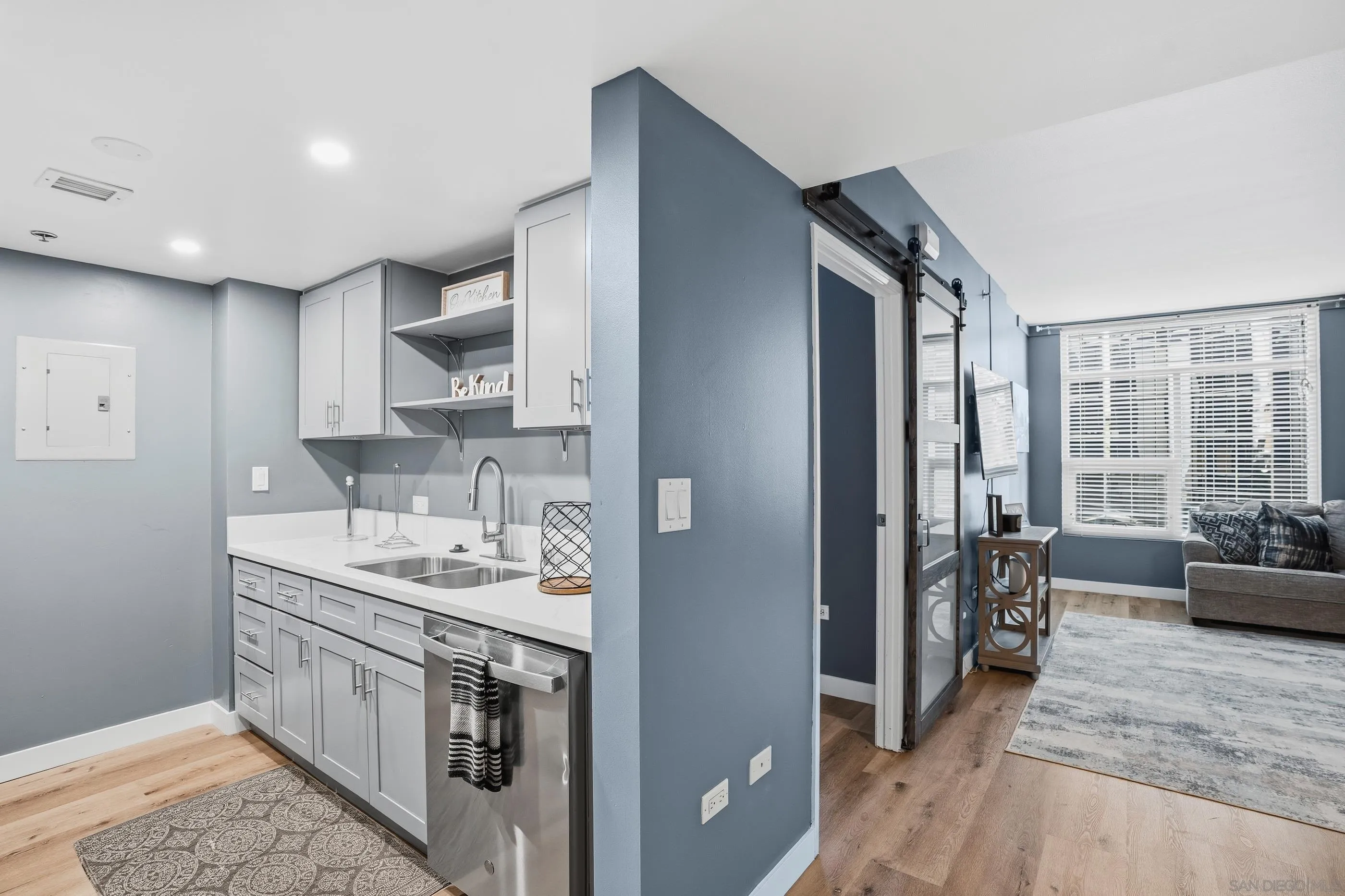 Photo #4: 260009948 Listing: Photo #4