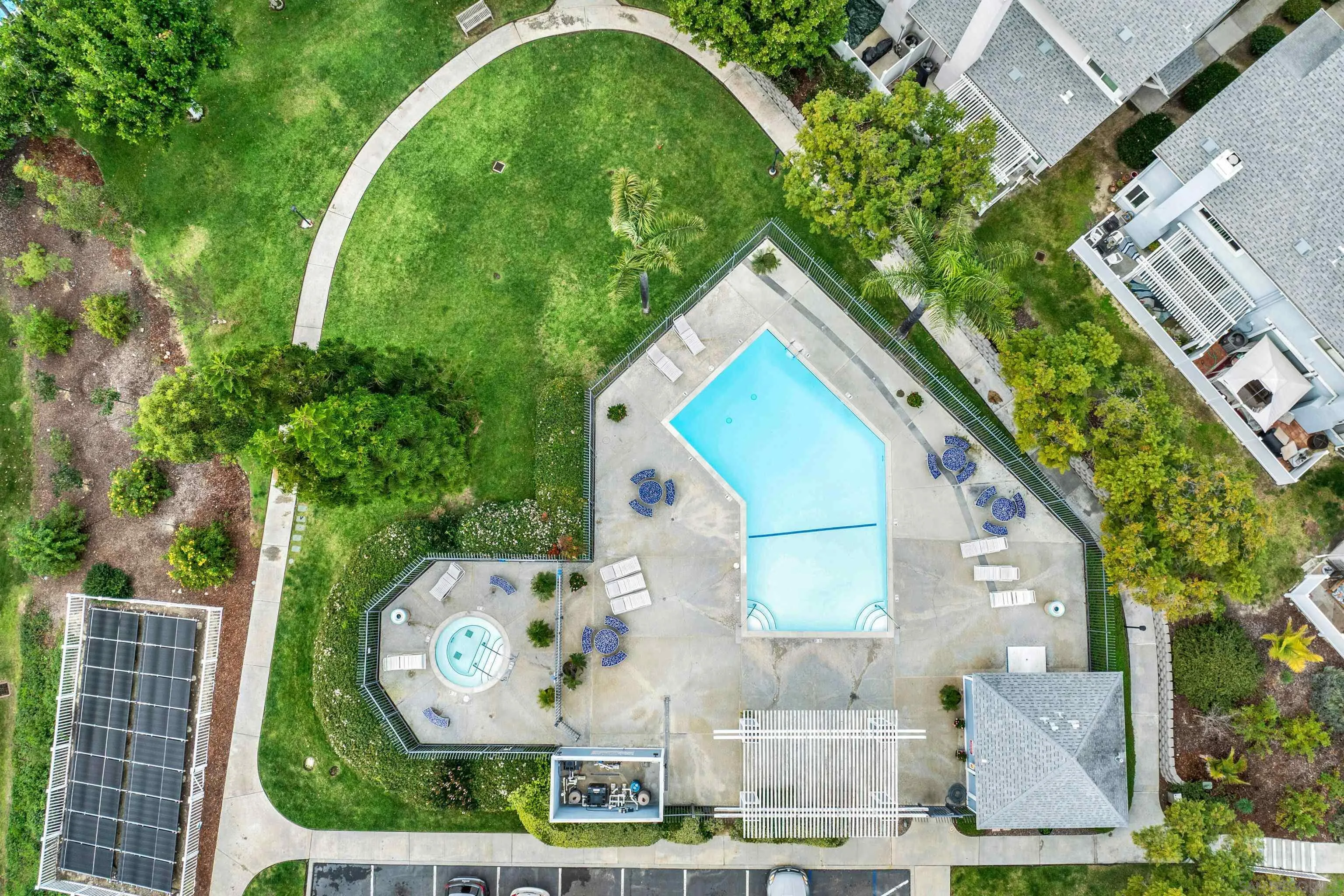 https://cdn.realtyfeed.com/cdn/127/260009953/2f76847280bf959985e32d652e219b06.webp
