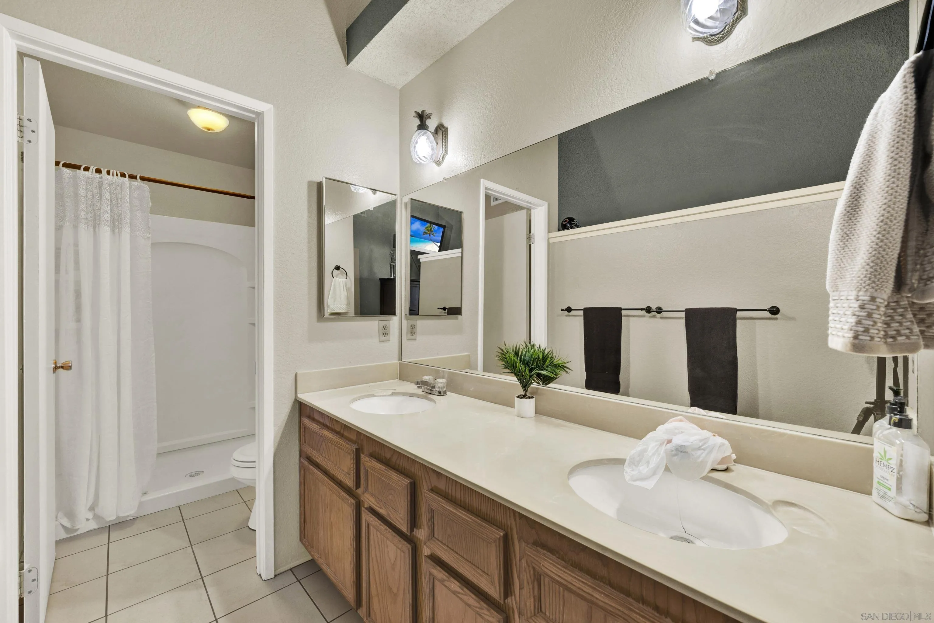 https://cdn.realtyfeed.com/cdn/127/260009953/e11fee70504b0c12025a113a16009afc.webp