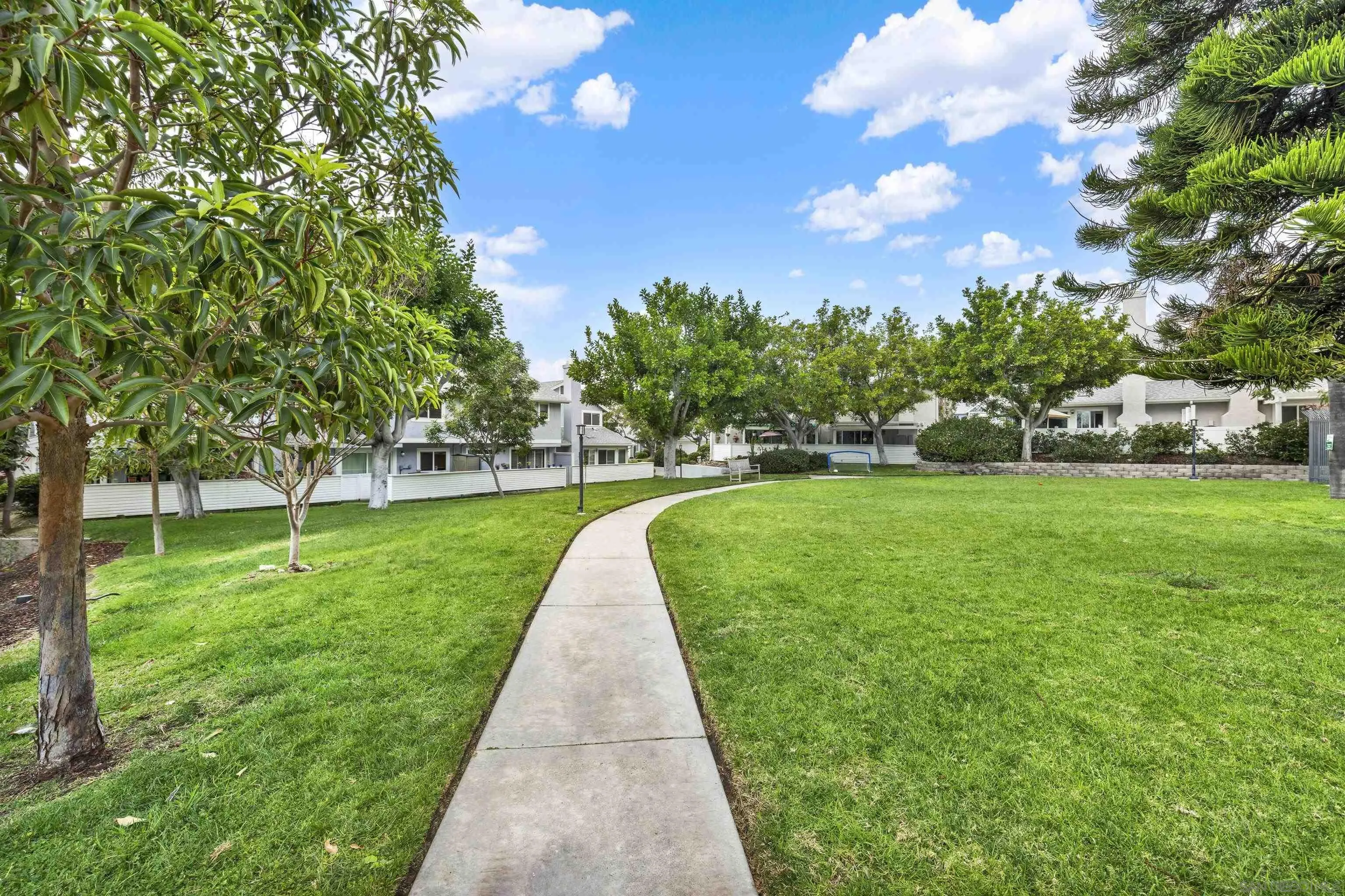 https://cdn.realtyfeed.com/cdn/127/260009953/f1210c1e05e850ed10eec74fe9de50c9.webp