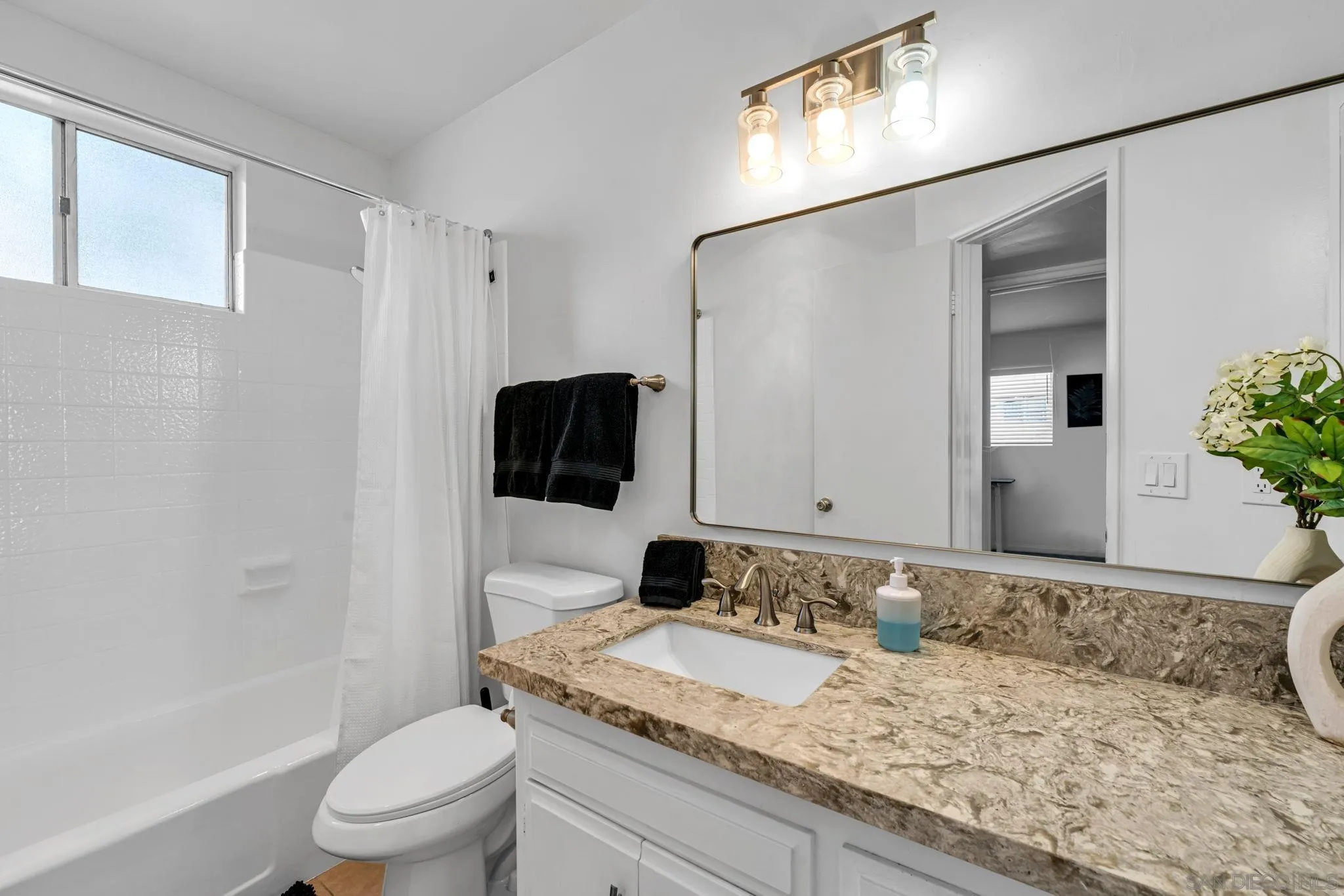 Photo #9: 260009956 Listing: Photo #9