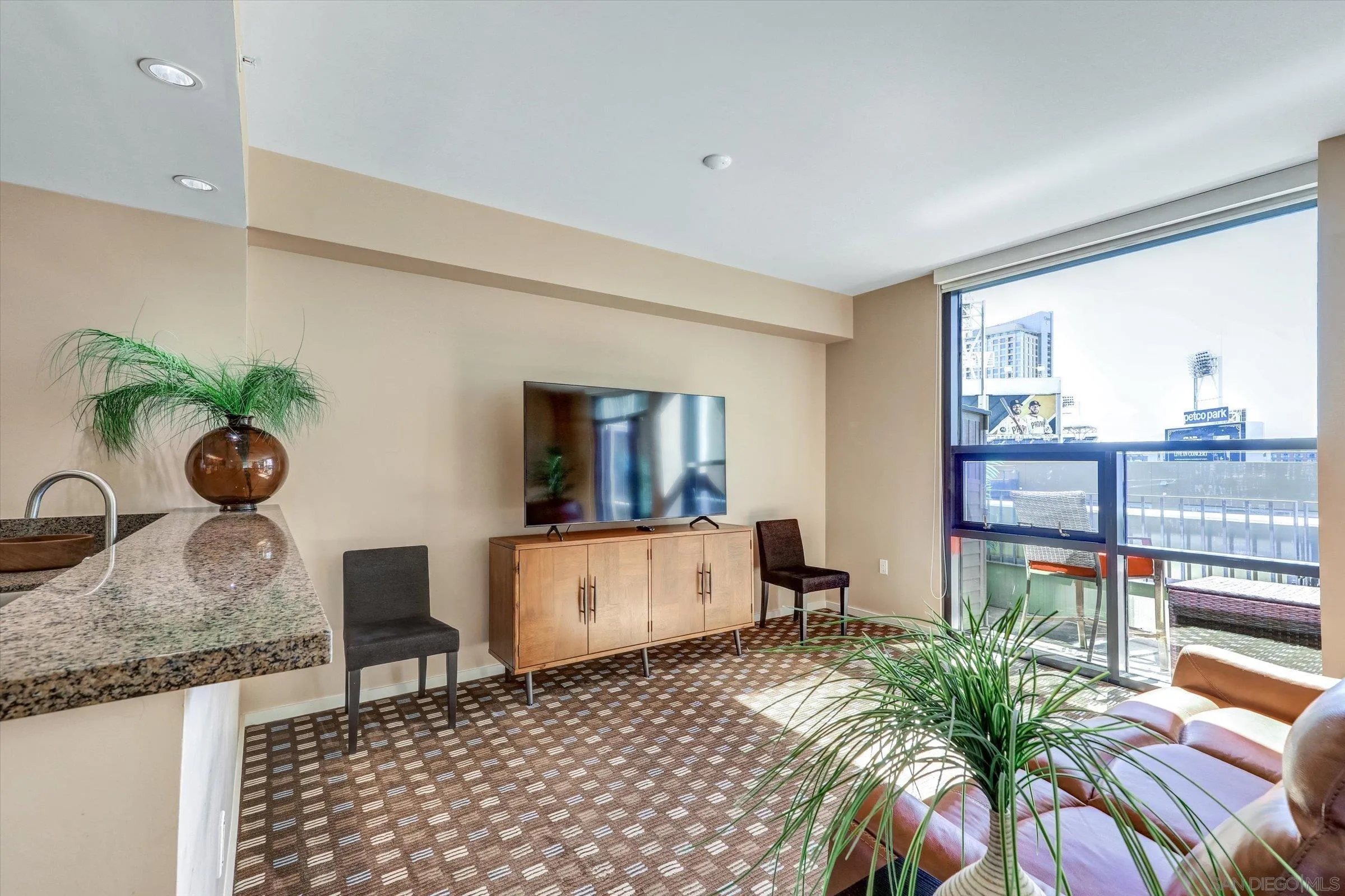 Photo #5: 260009958 Listing: Photo #5