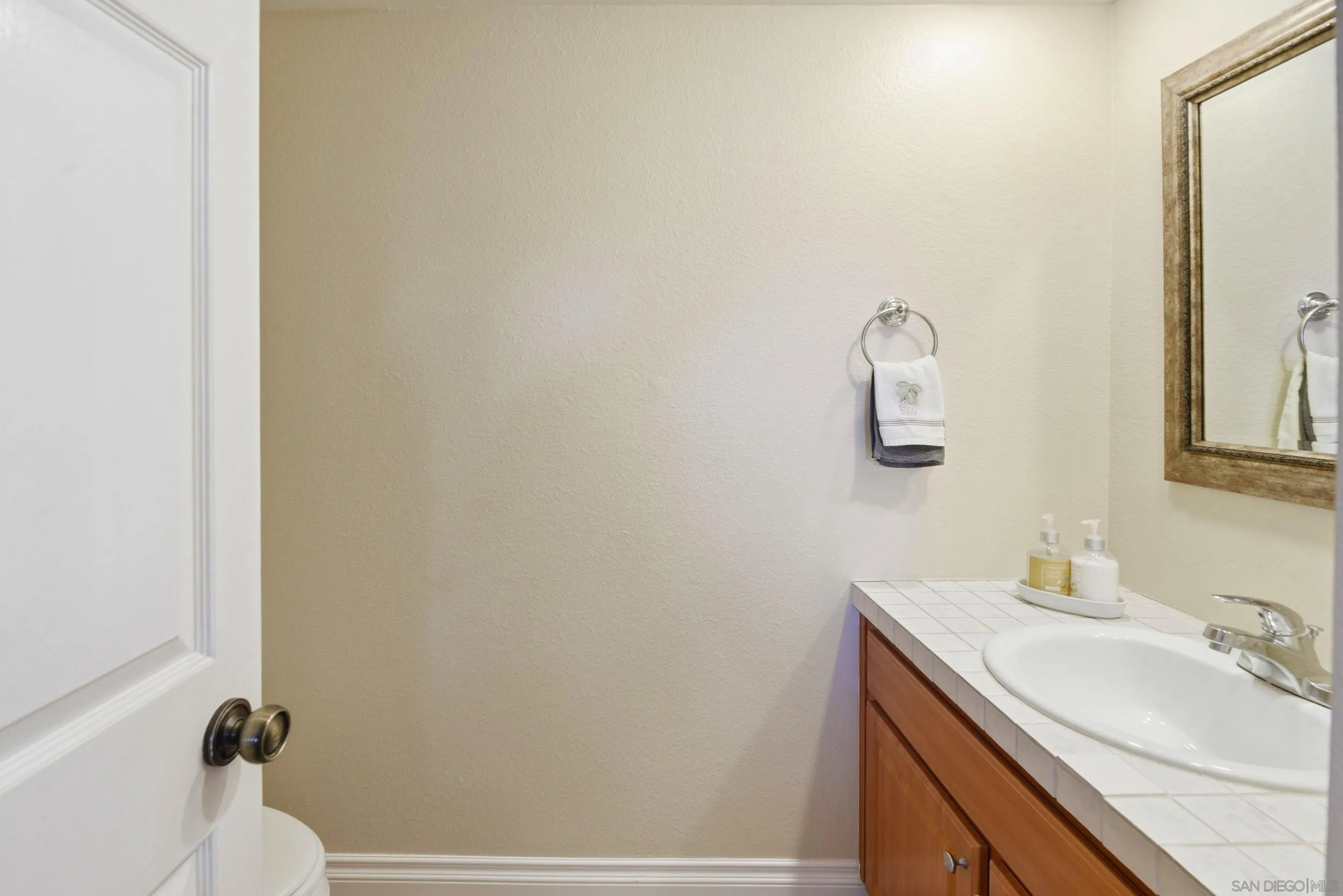 Photo #11: 260009967 Listing: Photo #11