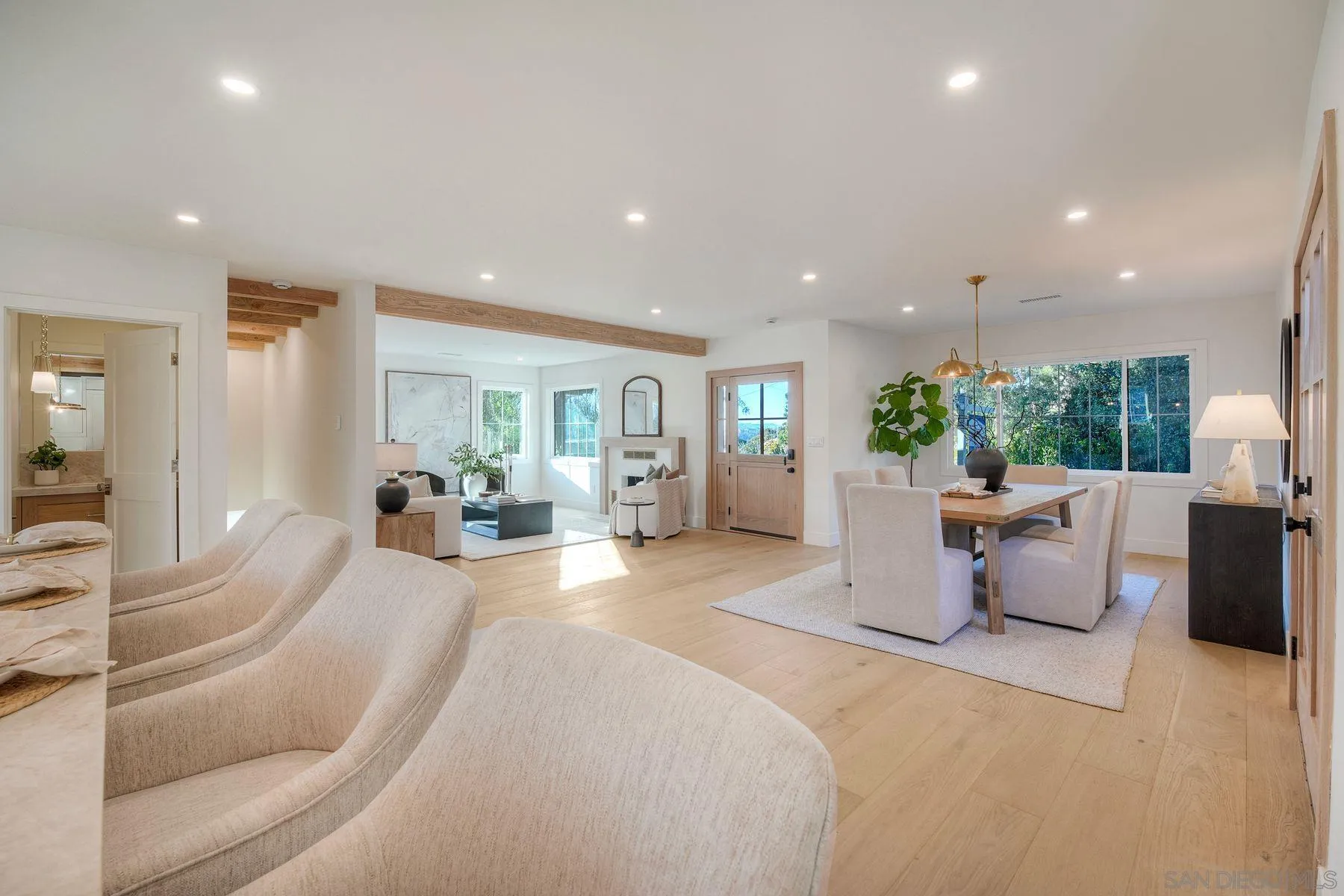 https://cdn.realtyfeed.com/cdn/127/260009974/3a197b9fd86d275f270b7edeeb8d0788.webp