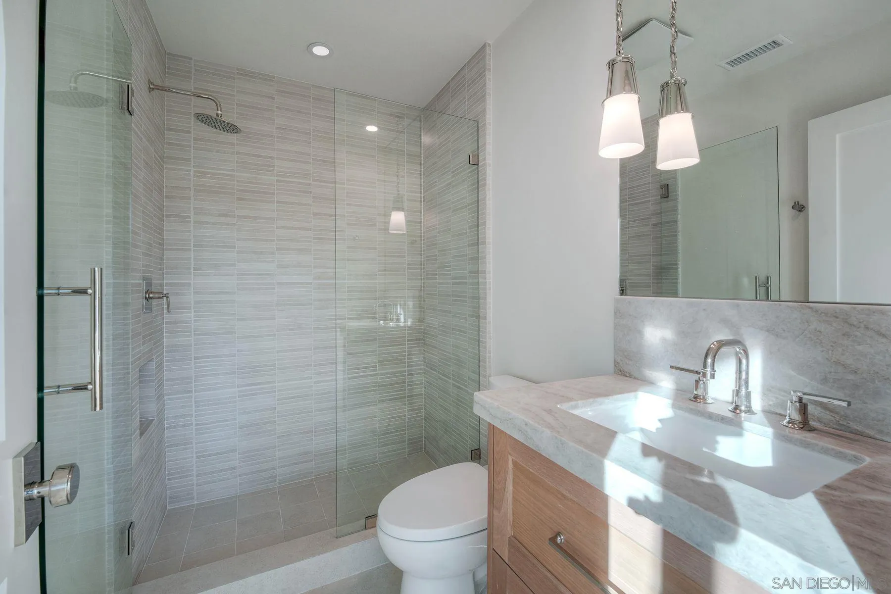 https://cdn.realtyfeed.com/cdn/127/260009974/7d3a980fd7535c32cec9941057c16ddb.webp