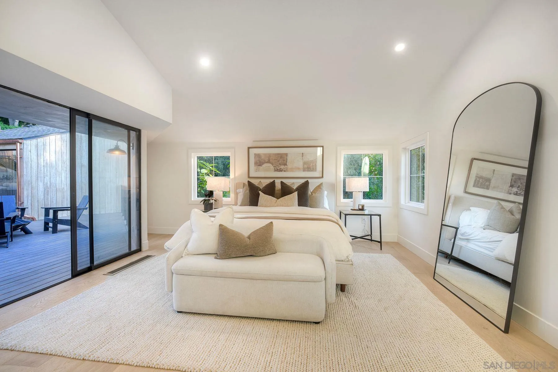 https://cdn.realtyfeed.com/cdn/127/260009974/bd0f8d1c181cc5431305241147c5d3d7.webp