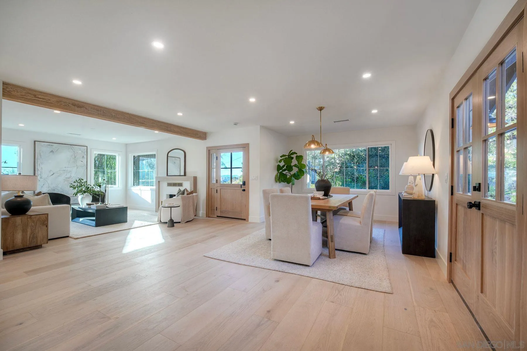 https://cdn.realtyfeed.com/cdn/127/260009974/c17615f5131f663fe31fbdf4ec28c602.webp