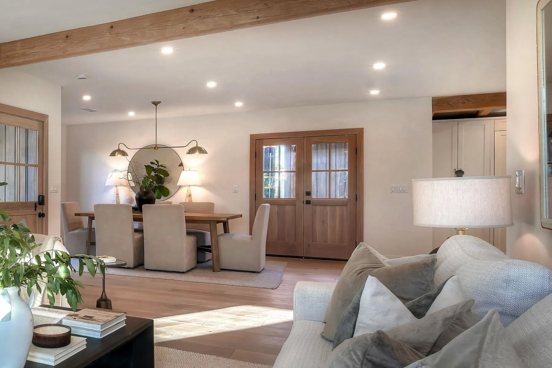 https://cdn.realtyfeed.com/cdn/127/260009974/e3157a580e37a16ce01da7d2e0e553ad.webp