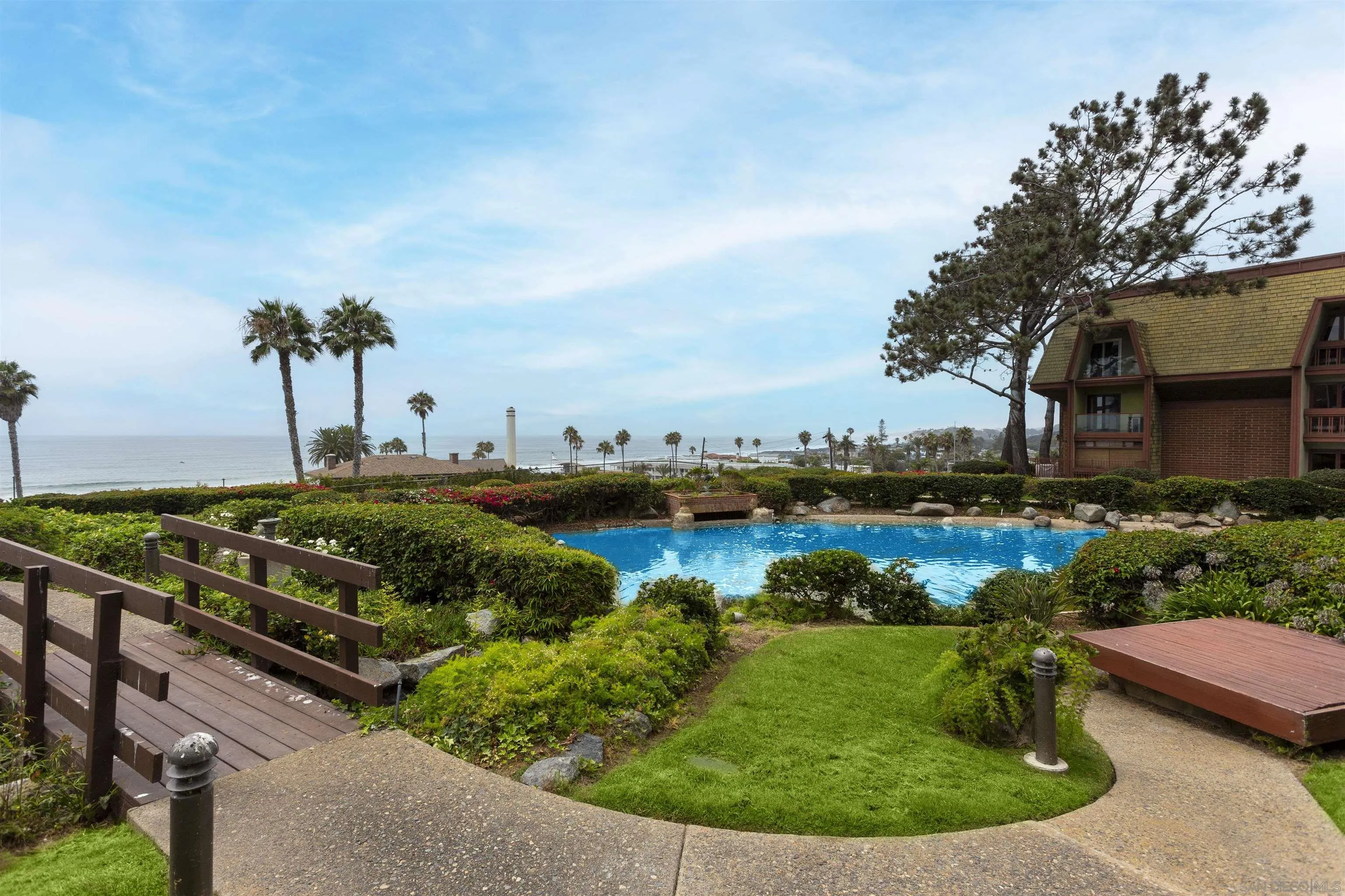 Photo #6: 260009979 Listing: Photo #6