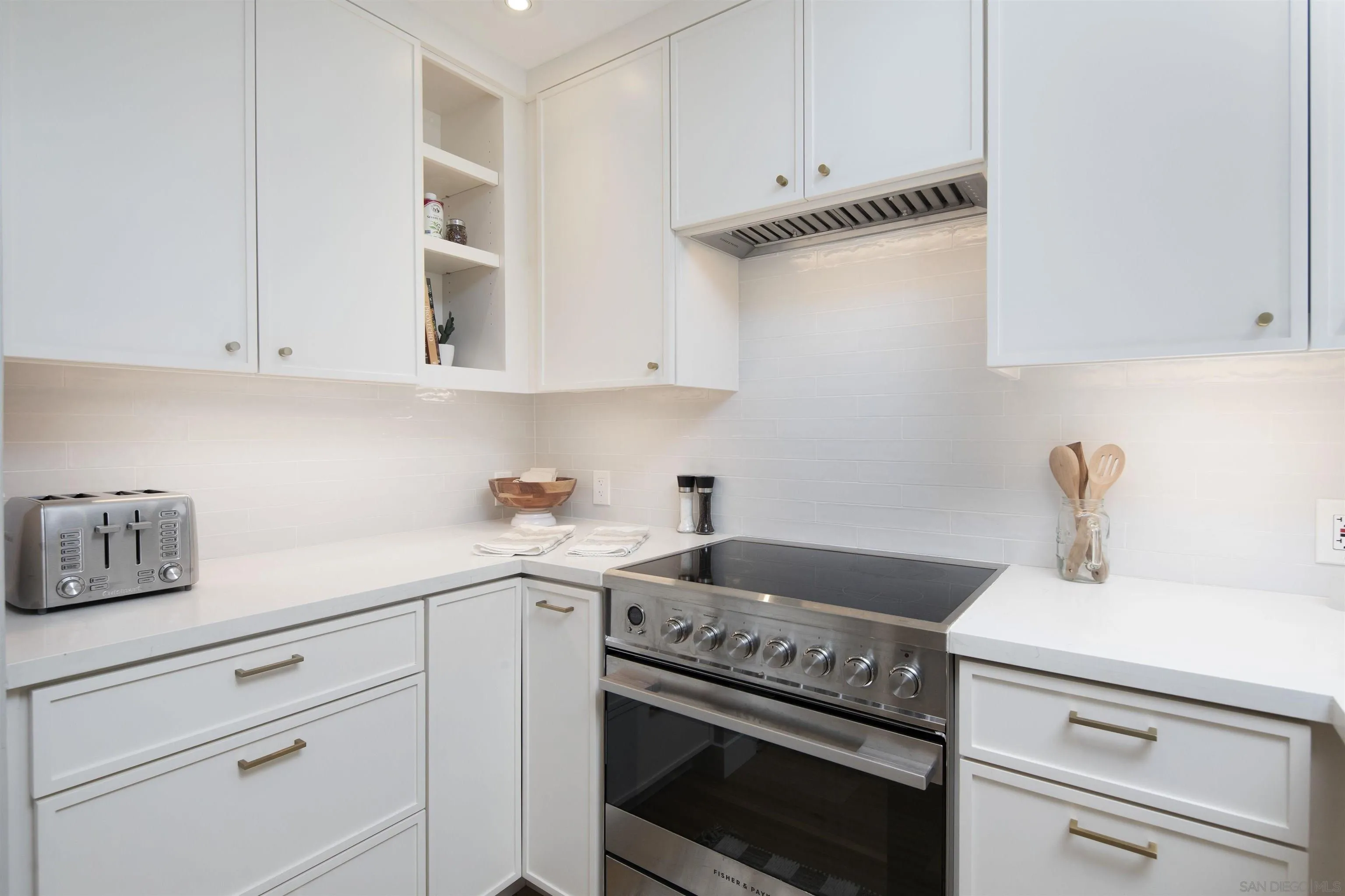 Photo #9: 260009979 Listing: Photo #9