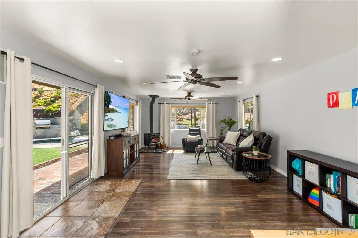 https://cdn.realtyfeed.com/cdn/127/260009983/3473d940c1326ab60c275930fded05e6.webp