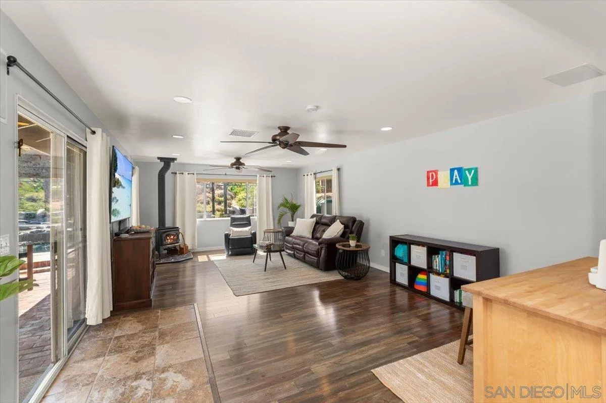 https://cdn.realtyfeed.com/cdn/127/260009983/c05dc80843cdae2445de79e9aad7a38c.webp