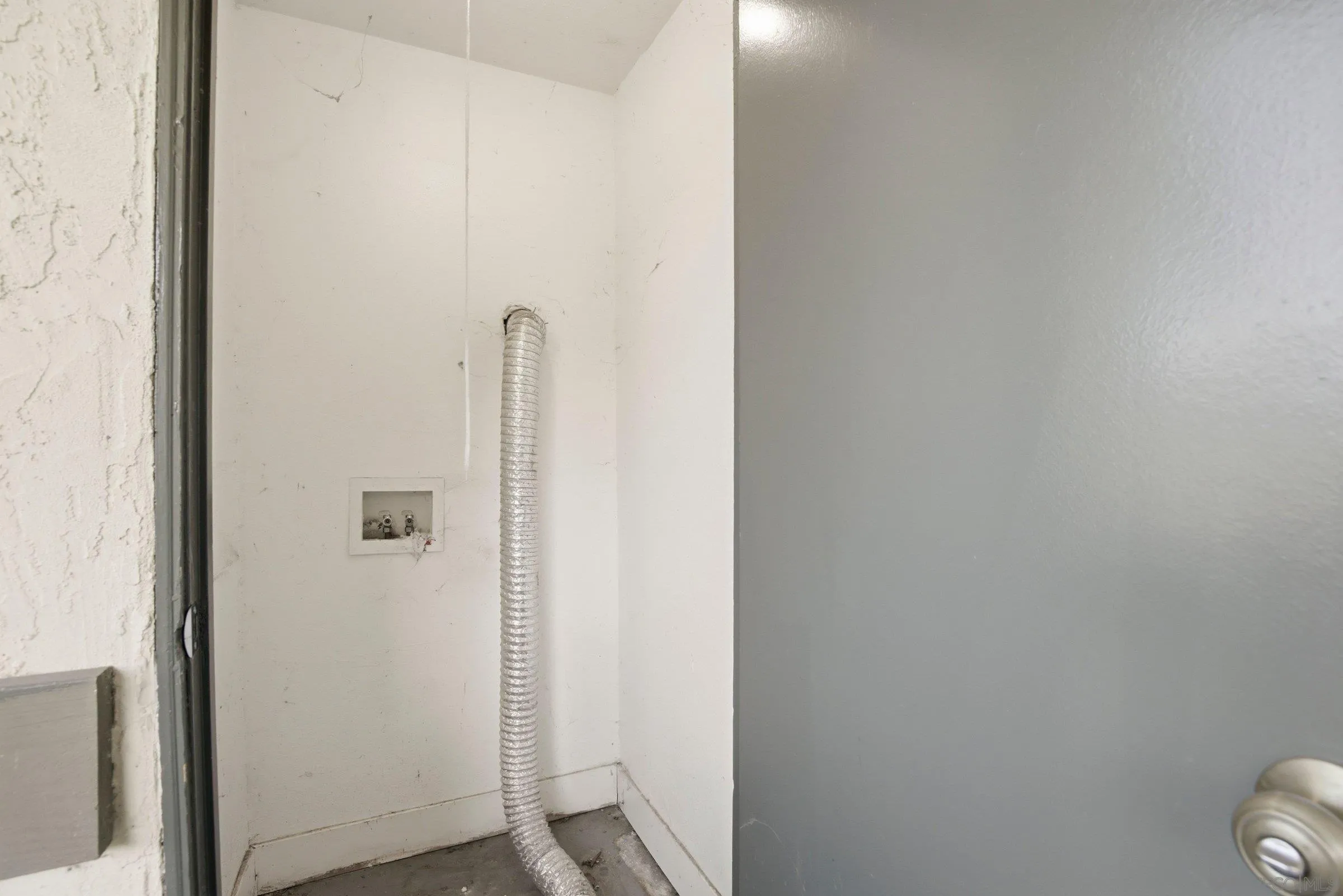 https://cdn.realtyfeed.com/cdn/127/260009995/00209b56da7fedb2c47f7619f091f77a.webp