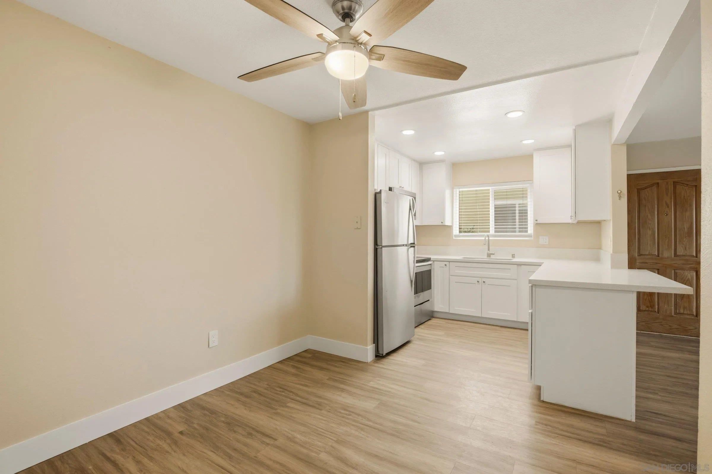 https://cdn.realtyfeed.com/cdn/127/260009995/069c23a360f36ff110c98fdb890595cb.webp