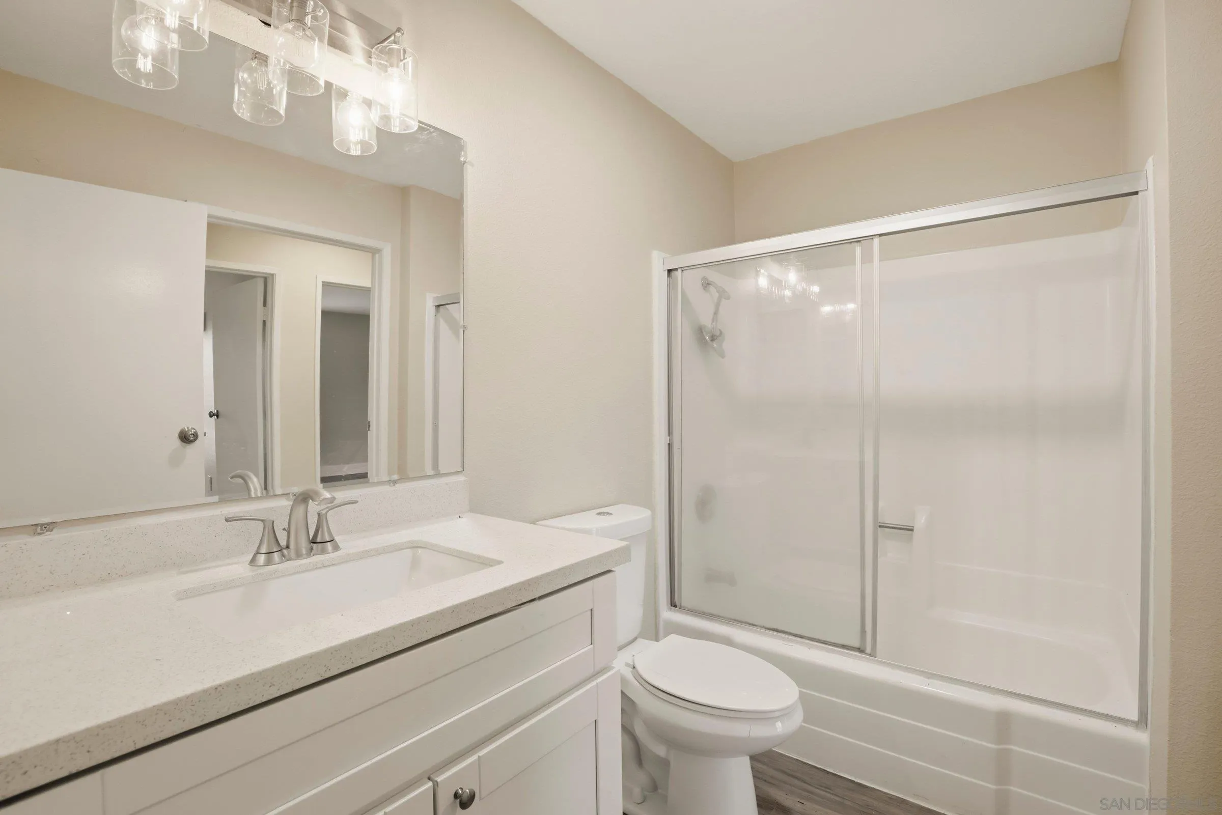https://cdn.realtyfeed.com/cdn/127/260009995/569765746e7e4c3522e79fbc9bd190f0.webp