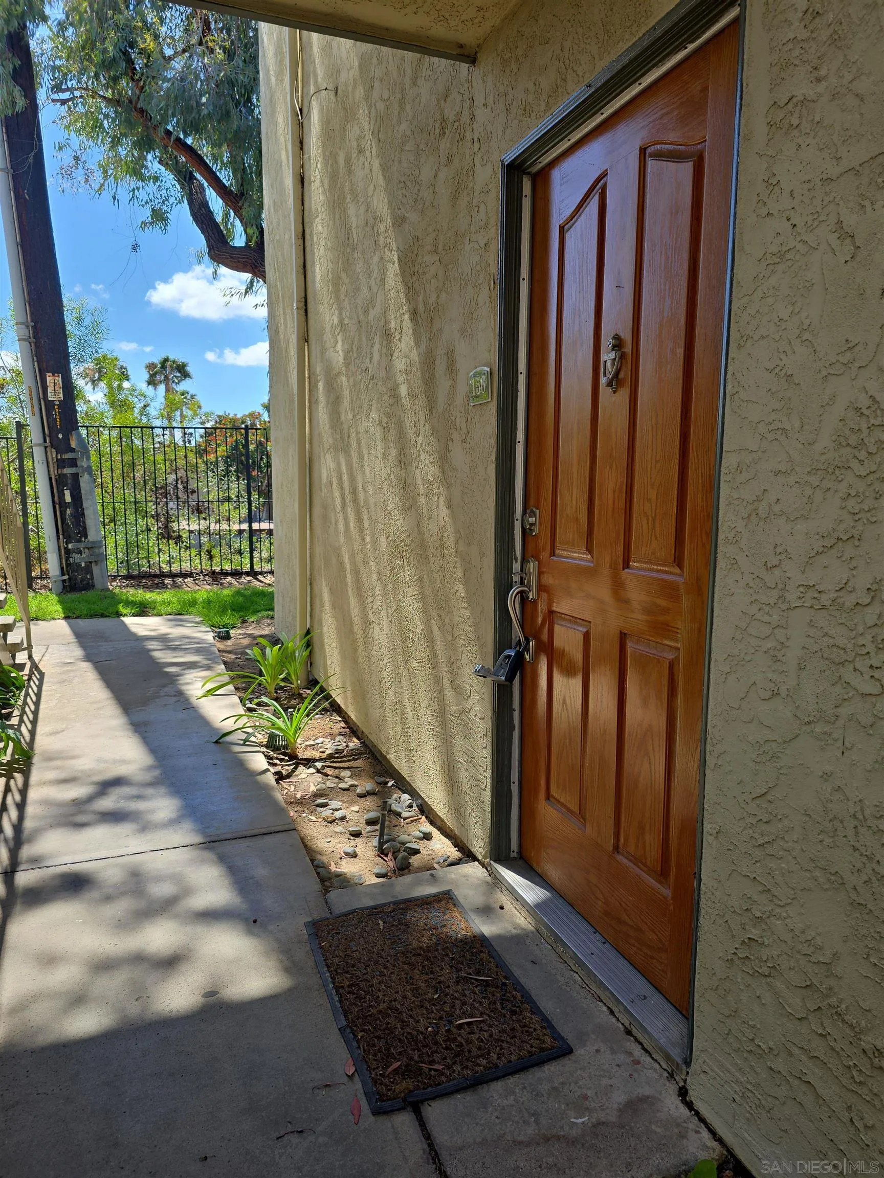 Photo #3: 260009995 Listing: Photo #3