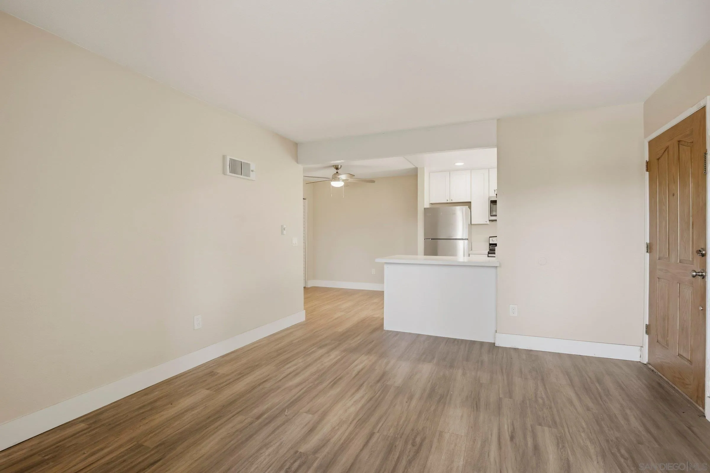 https://cdn.realtyfeed.com/cdn/127/260009995/ca5c643f1df5d75801ebbd58a3b2447d.webp