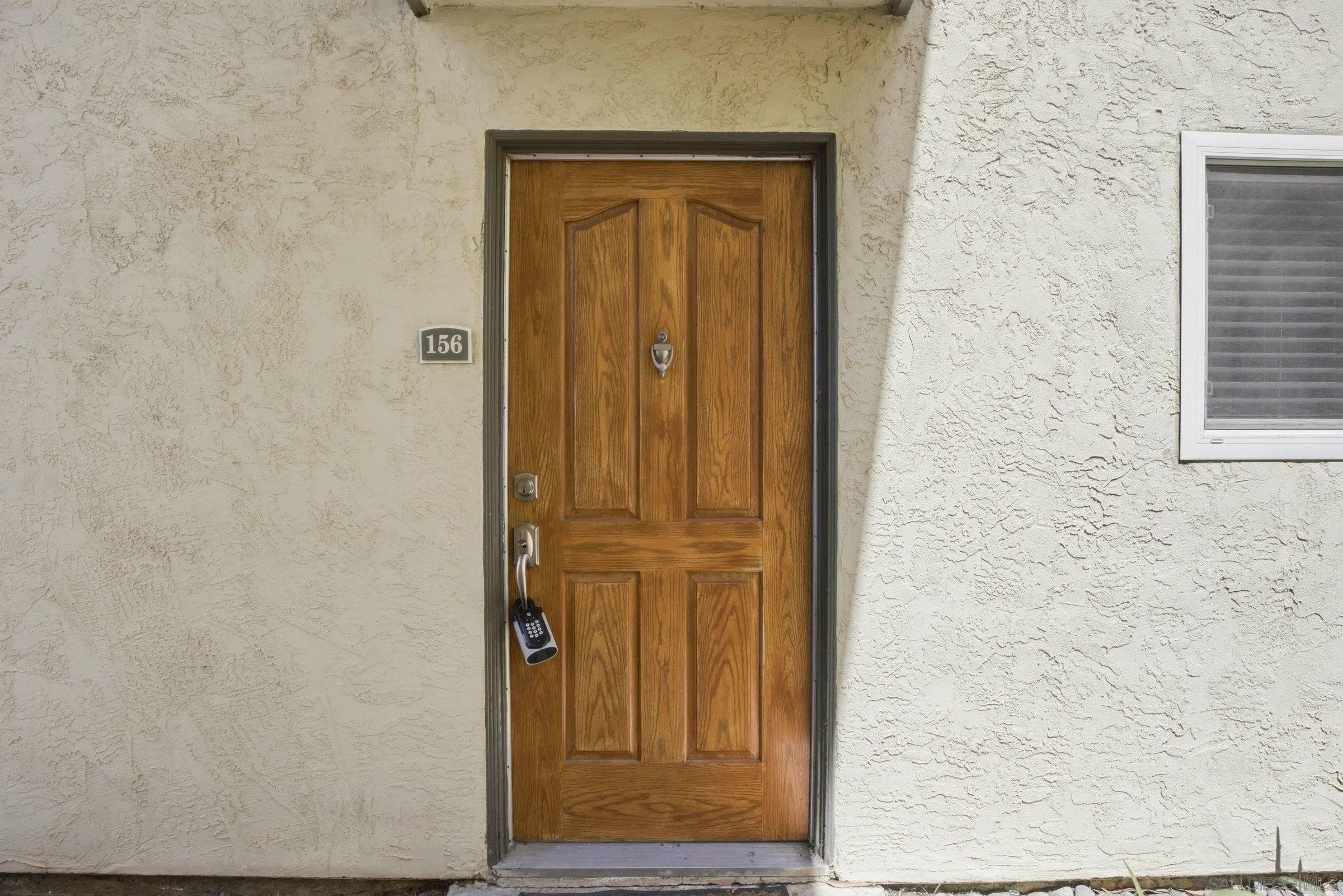 https://cdn.realtyfeed.com/cdn/127/260009995/fe1bd9ed4809e64c4b6718af04ab4e2b.webp